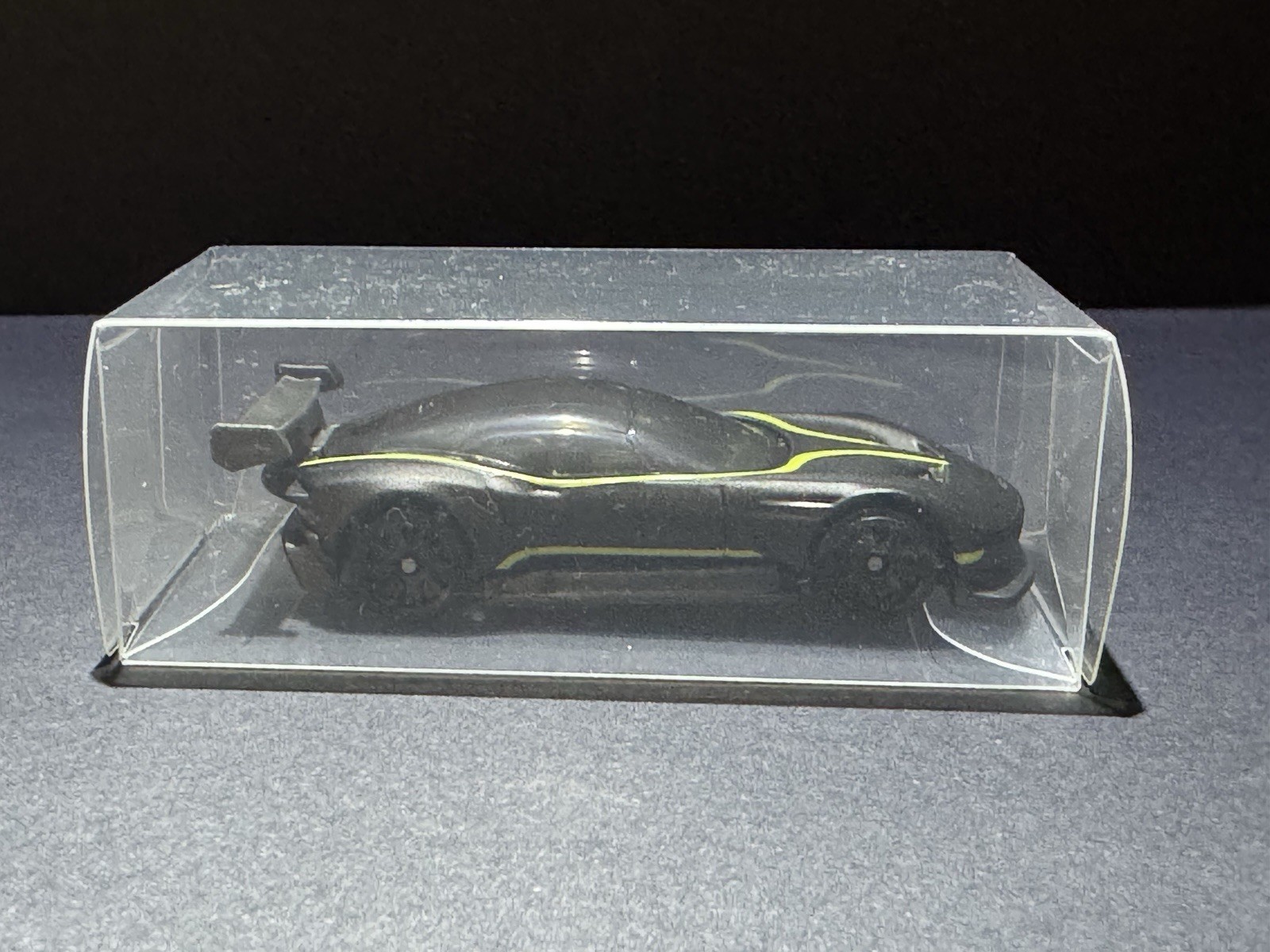 Hot Wheels Aston Martin Vulcan 1:64 Diecast Car Black/Yellow with Case