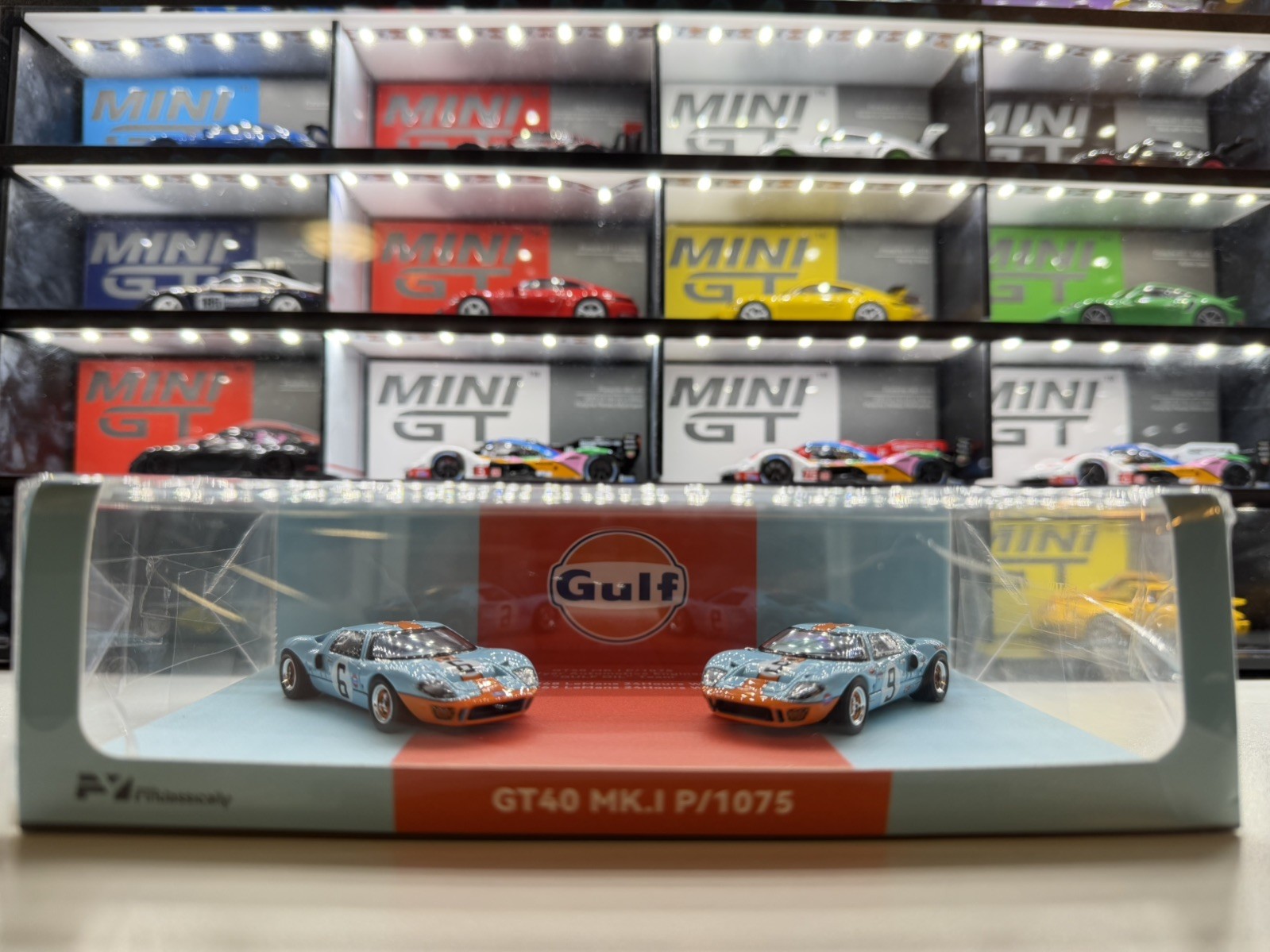 Finclassically 1:64 GT40 Gulf Livery 2-Car Set Diecast Collection US BASEDSELLER