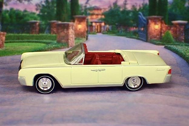 Suicide doors 1962 Lincoln Continental 7.0L V8 Convertible 1/64 Scale Ltd Edit G