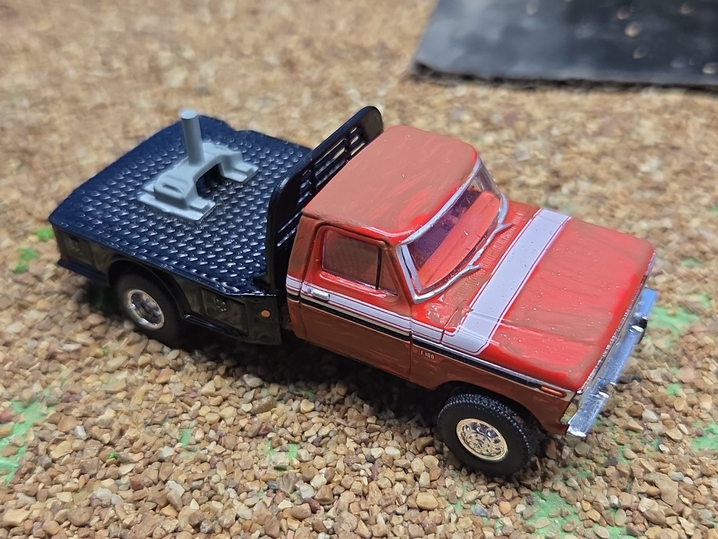 Custom Made 1974 Ford F-150 RANGER XLT 4×4 Greenlight Flat Bed Truck Ertl Farm