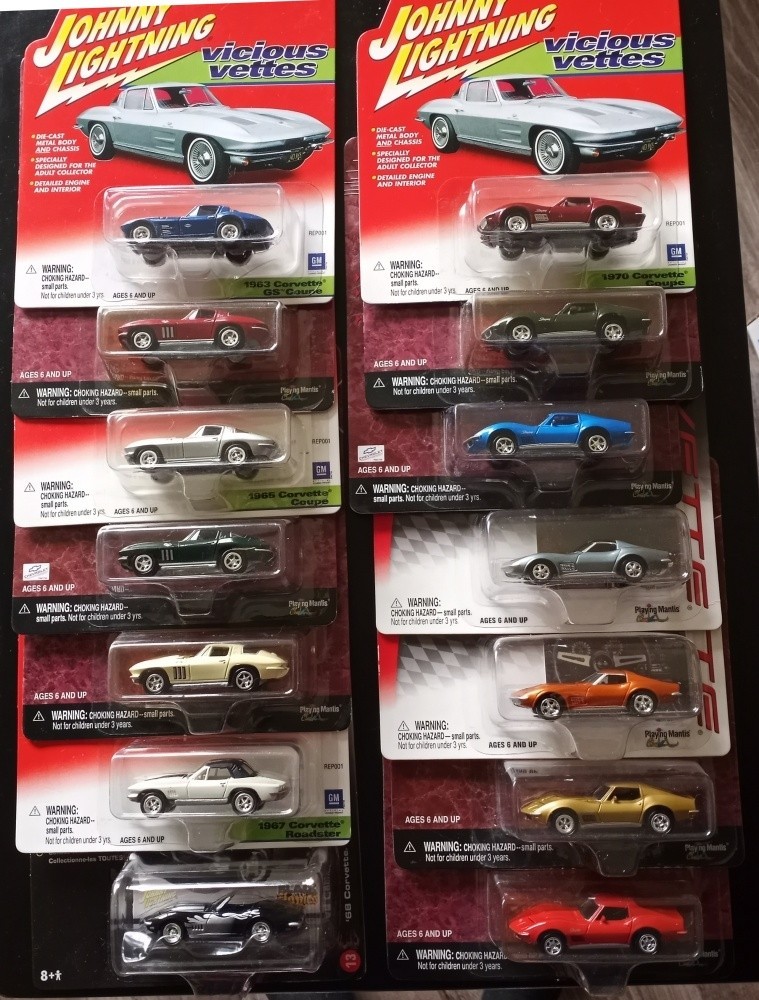 Johnny Lightning Chevy Corvette