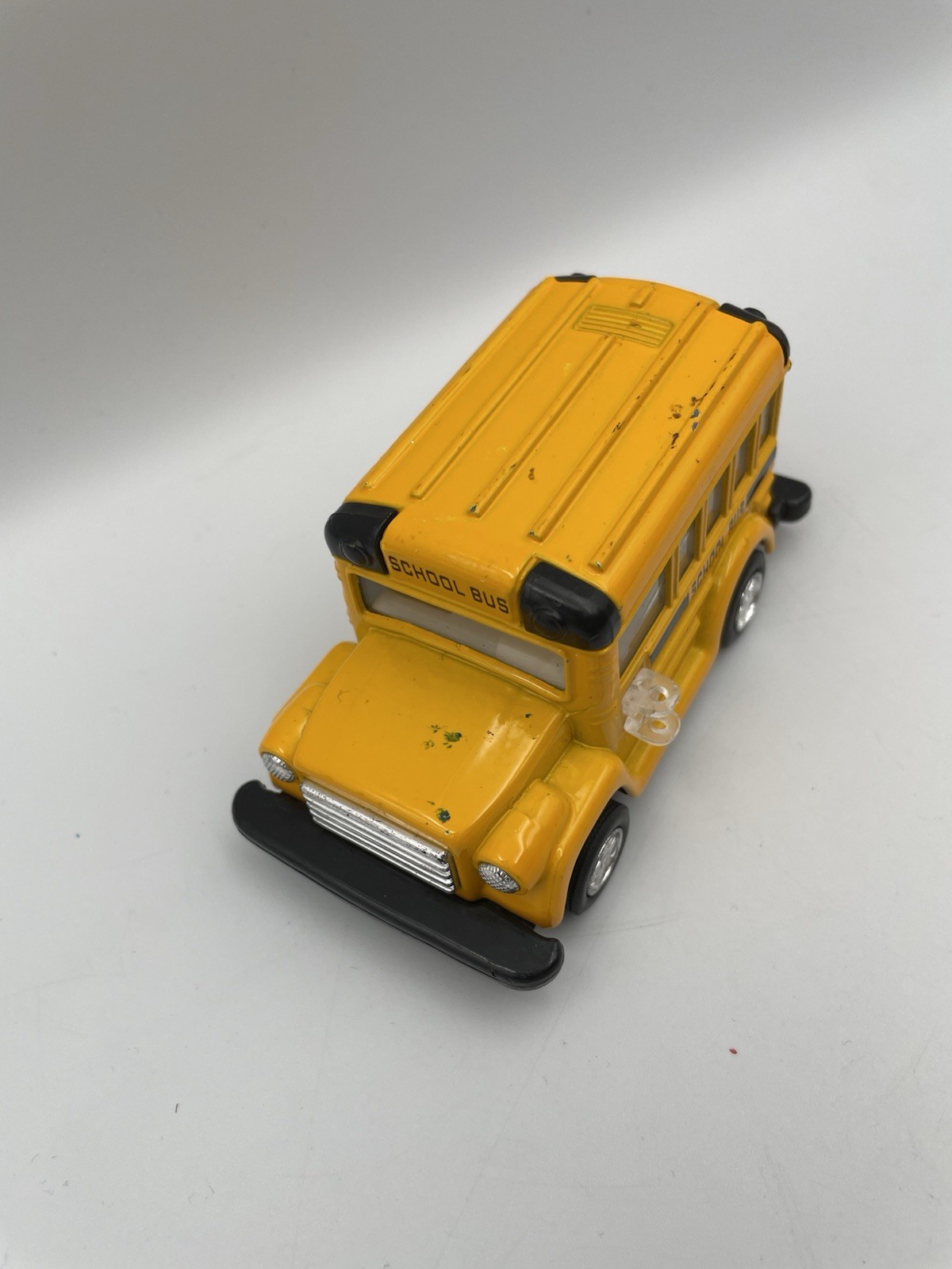 School Bus, Yellow -Kintoy Diecast Model Toy bus pull back toy