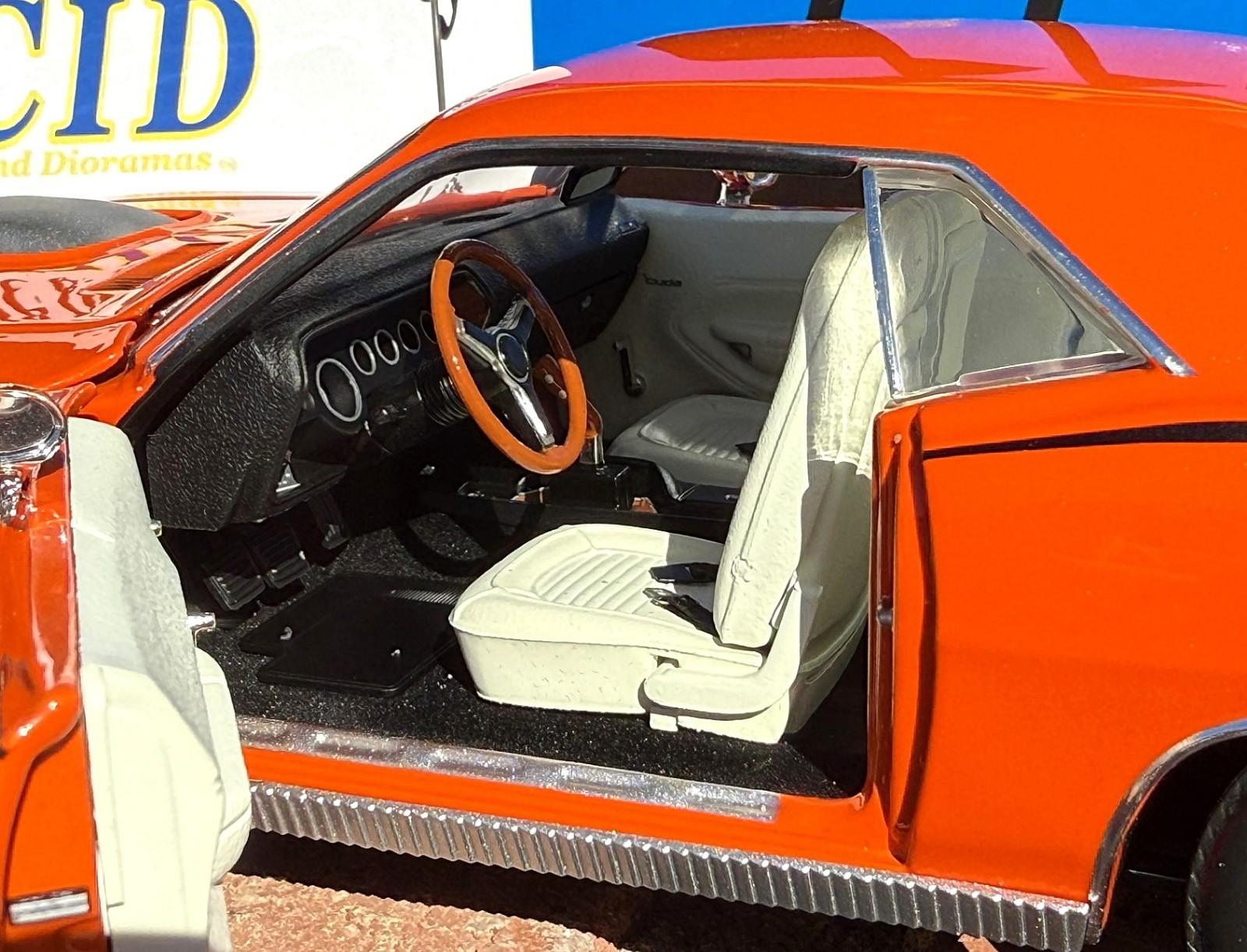 1/18 scale, YCID #43, 1970 HEMI Cuda, 1-199 in VITAMIN C ORANGE, NEW RELEASE !