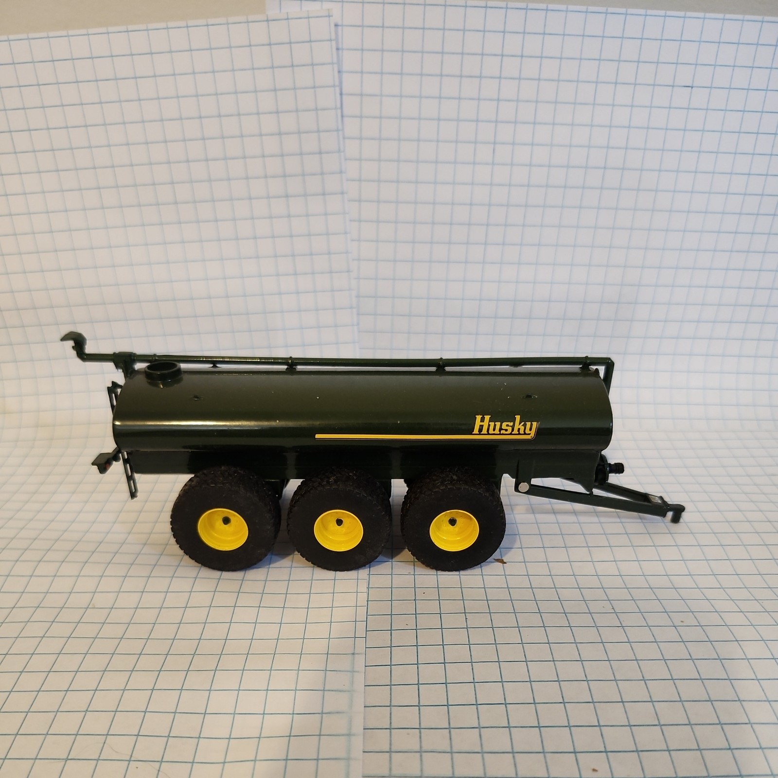 DCP 1:64 Floyd Gibbons Tri-axle Husky Spreader Kenworth Lowboy Tractor Trailer