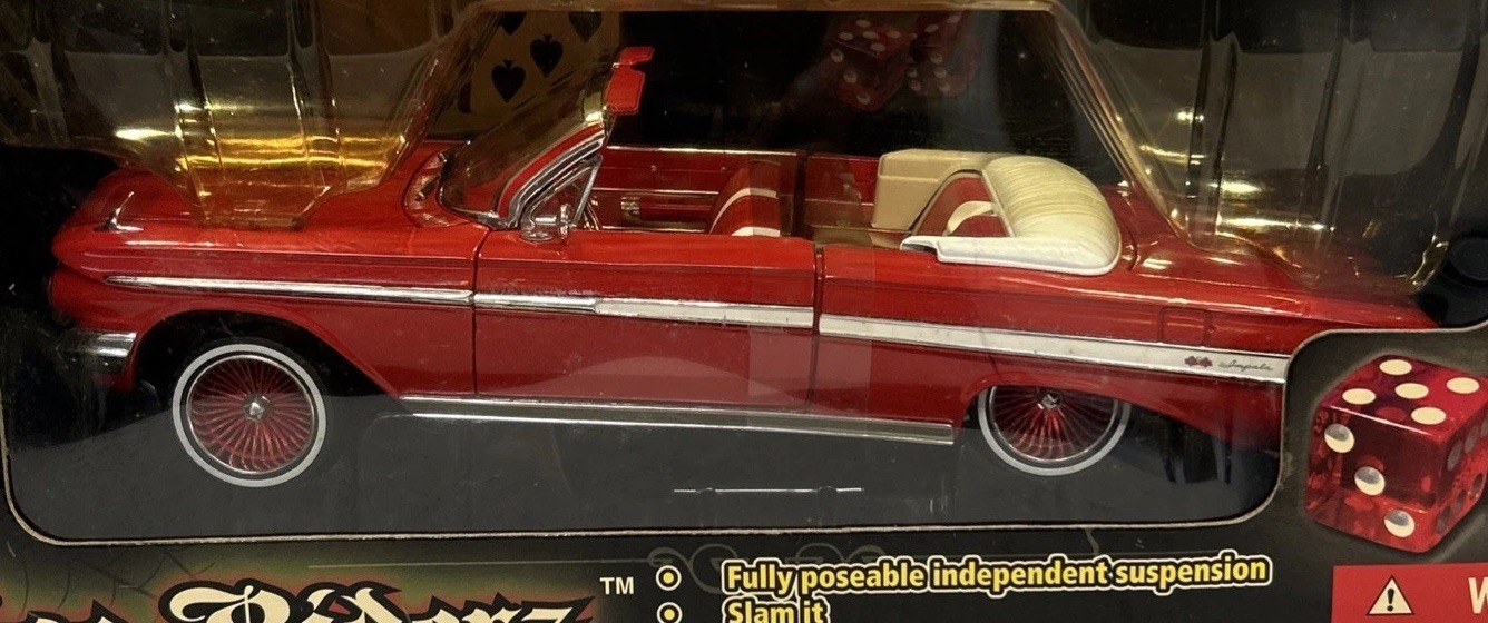 1:18 Malibu International Loc Riderz ’61 Chevy Impala SS Convertible Lowrider