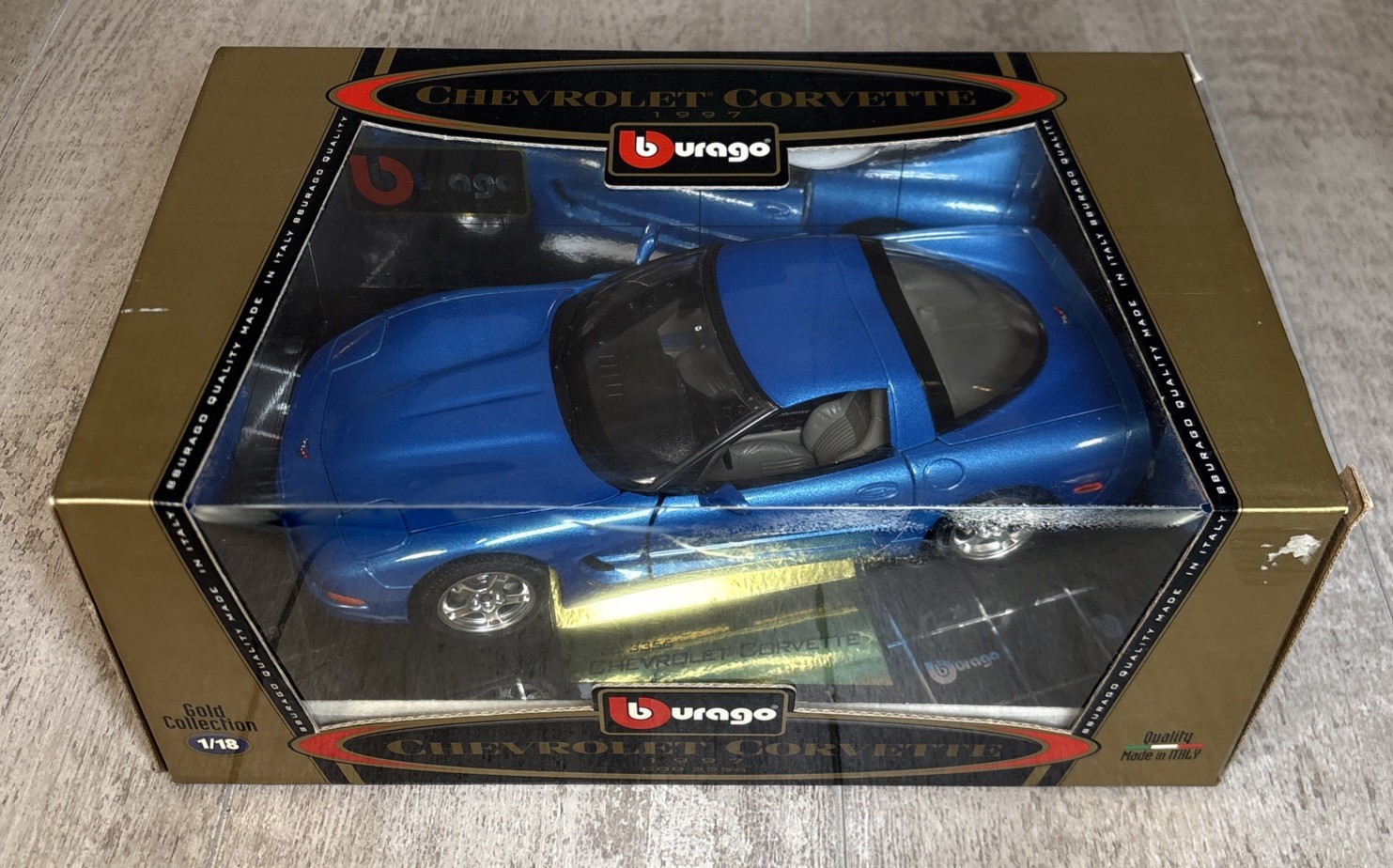 1/18 Burago Gold Collection 1997 Chevrolet Corvette Diecast Car w/ Box Blue