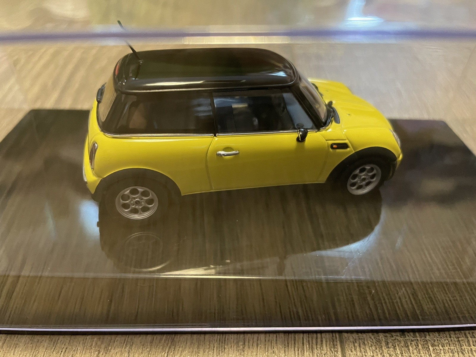 1/43 Autoart Bmw Mini Cooper Yellow Black Roof Minicar In Case