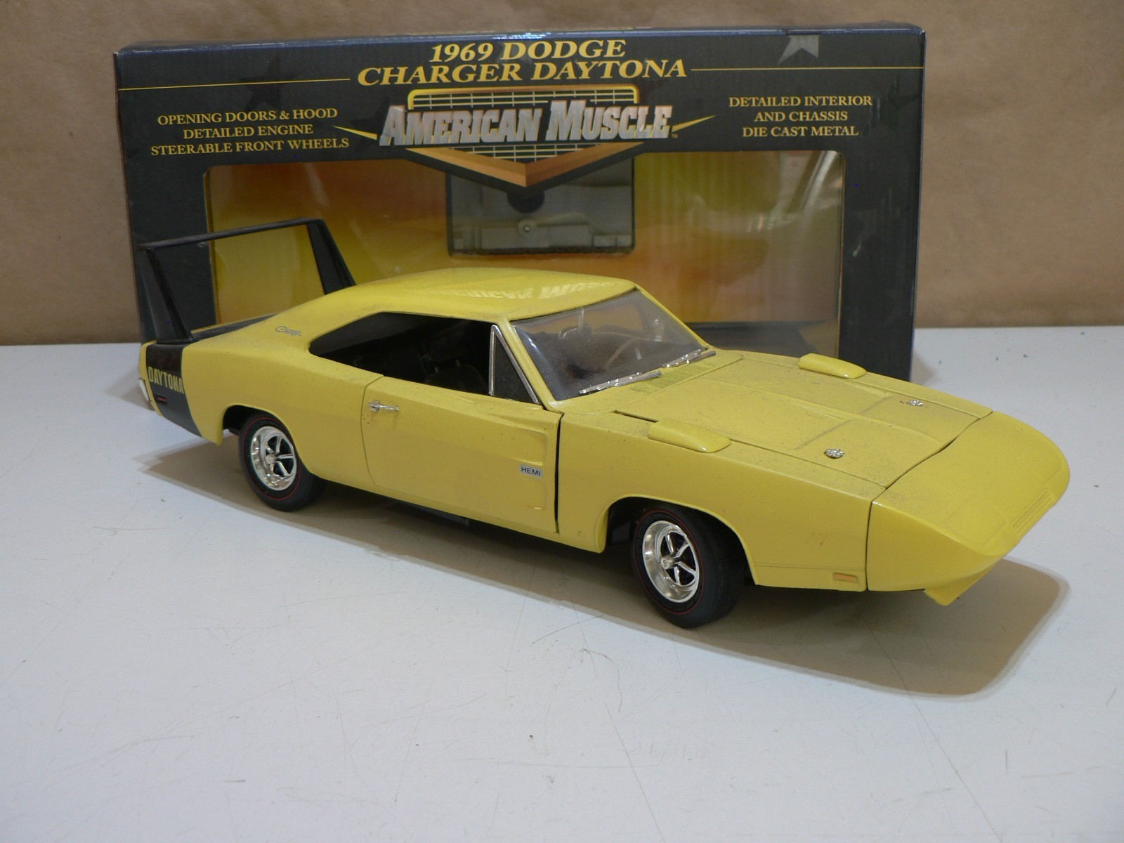 Vintage Ertl American Muscle 1969 Yellow Dodge Charger Hemi Daytona Die Cast