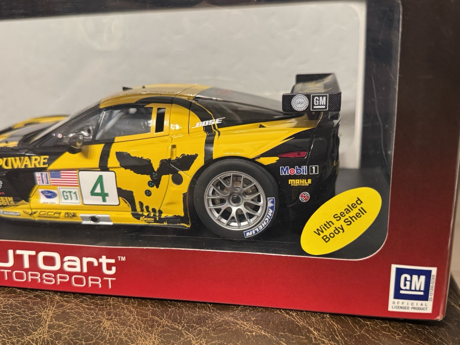 AUTOart 1/18 Chevrolet Corvette C6R ALMS 2007 #4 (Yellow x Black) “MOTORSPORT”