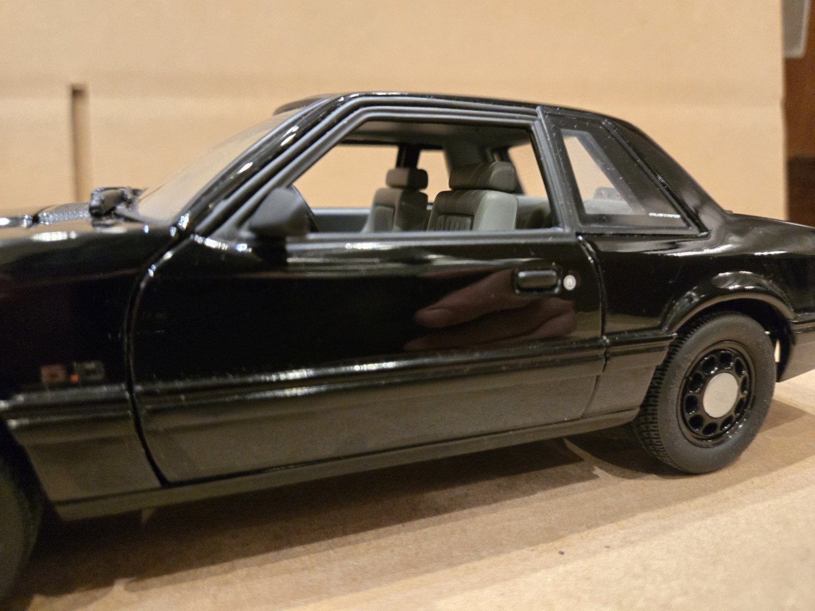 READ – GMP 1/18 Scale 1992 FBI Pursuit Ford Mustang SSP – Diecast 🔥🔥🔥