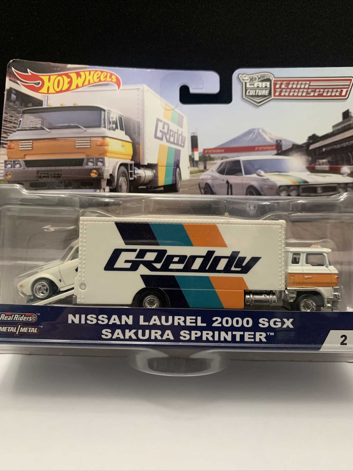 Hot Wheels Car Culture Team Transport – NISSAN LAUREL 2000 SGX SAKURA SPRINTER