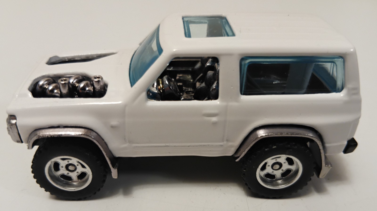 Hot Wheels: Nissan Patrol Custom (Gone in Sixty Seconds Series 4-Josie)