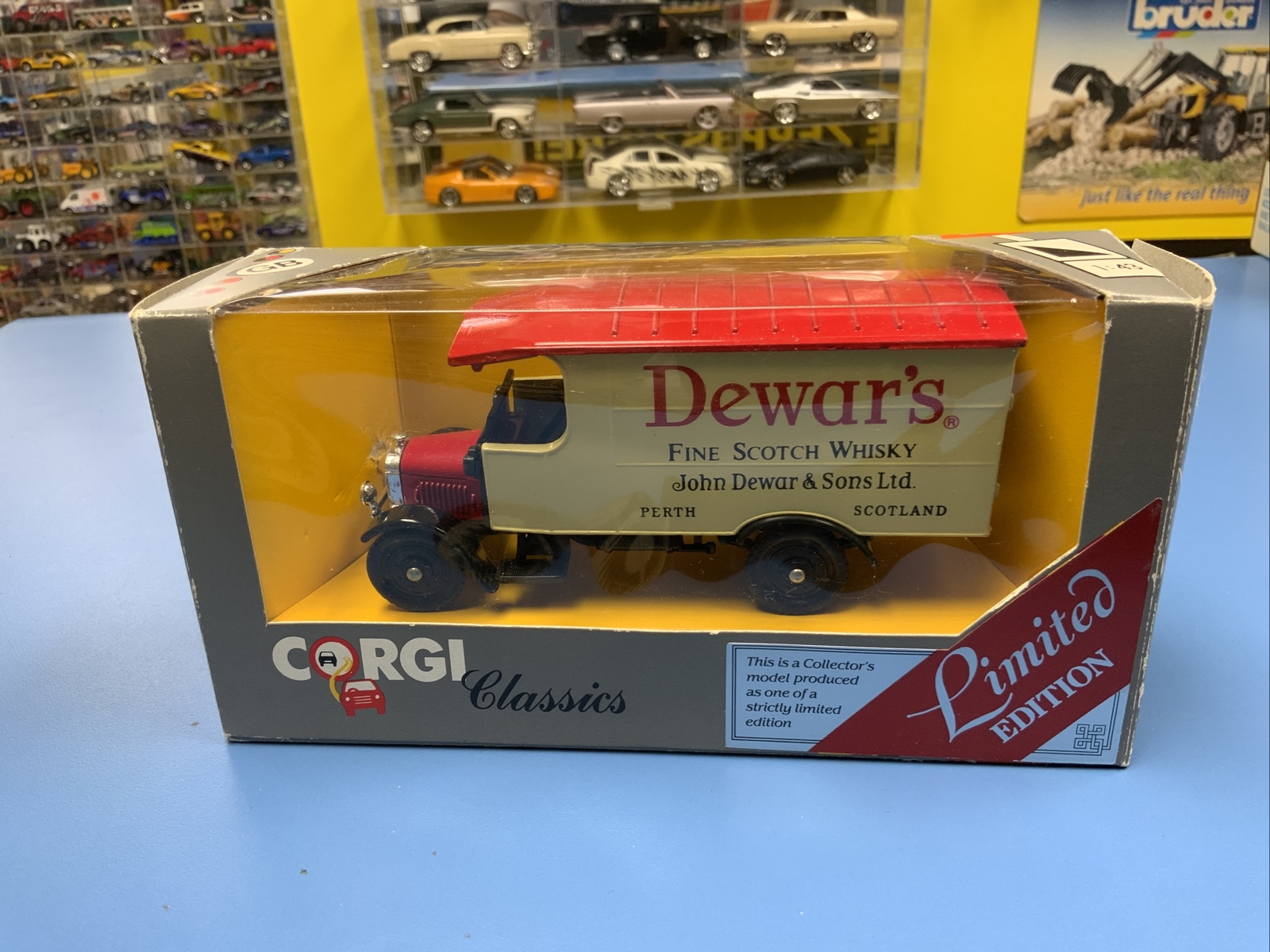 CORGI CLASSIC 1929 THORNYCROFT #907 DEWAR’S FINE SCOTCH WHISKEY NEW