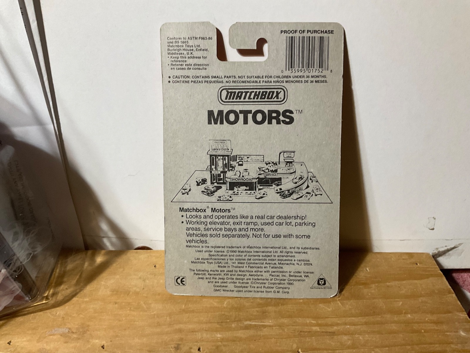 Matchbox 1990 MB 52 new model Isuzu Amigo color is metallic blue.
