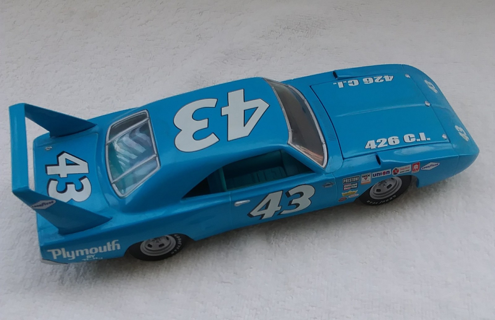 RACING CHAMPIONS RICHARD PETTY’S 1970 PLYMOUTH SUPERBIRD 1:24 SCALE DIECAST CAR