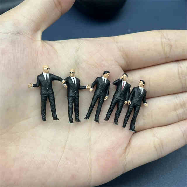 5pc 1/64 Miniature Doll Figures Black suit bodyguard Scene For Cars Vehicles Toy