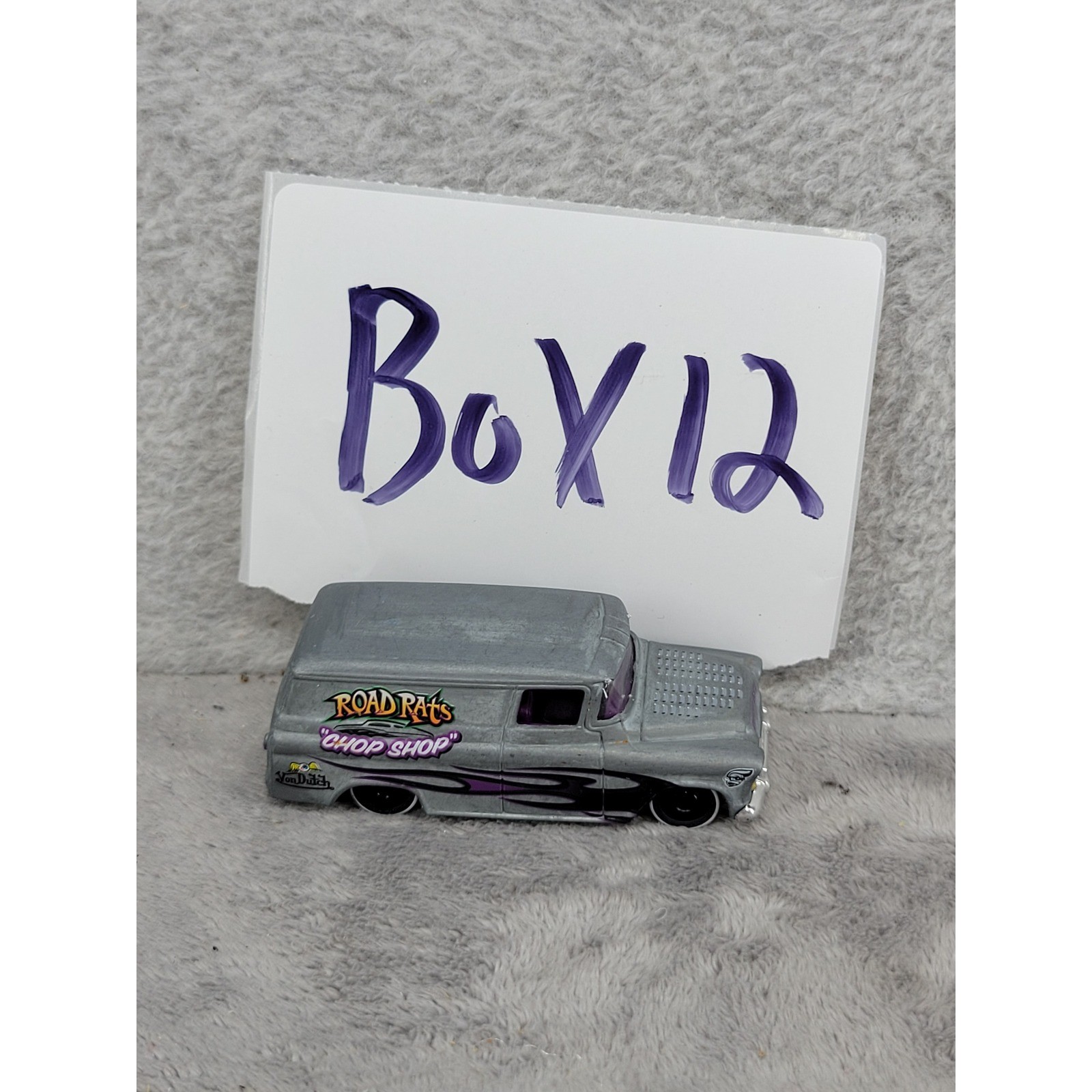 Jada Toys Von Dutch 1957 Chevrolet Suburban Road Rats Chop Shop Silver 1:64