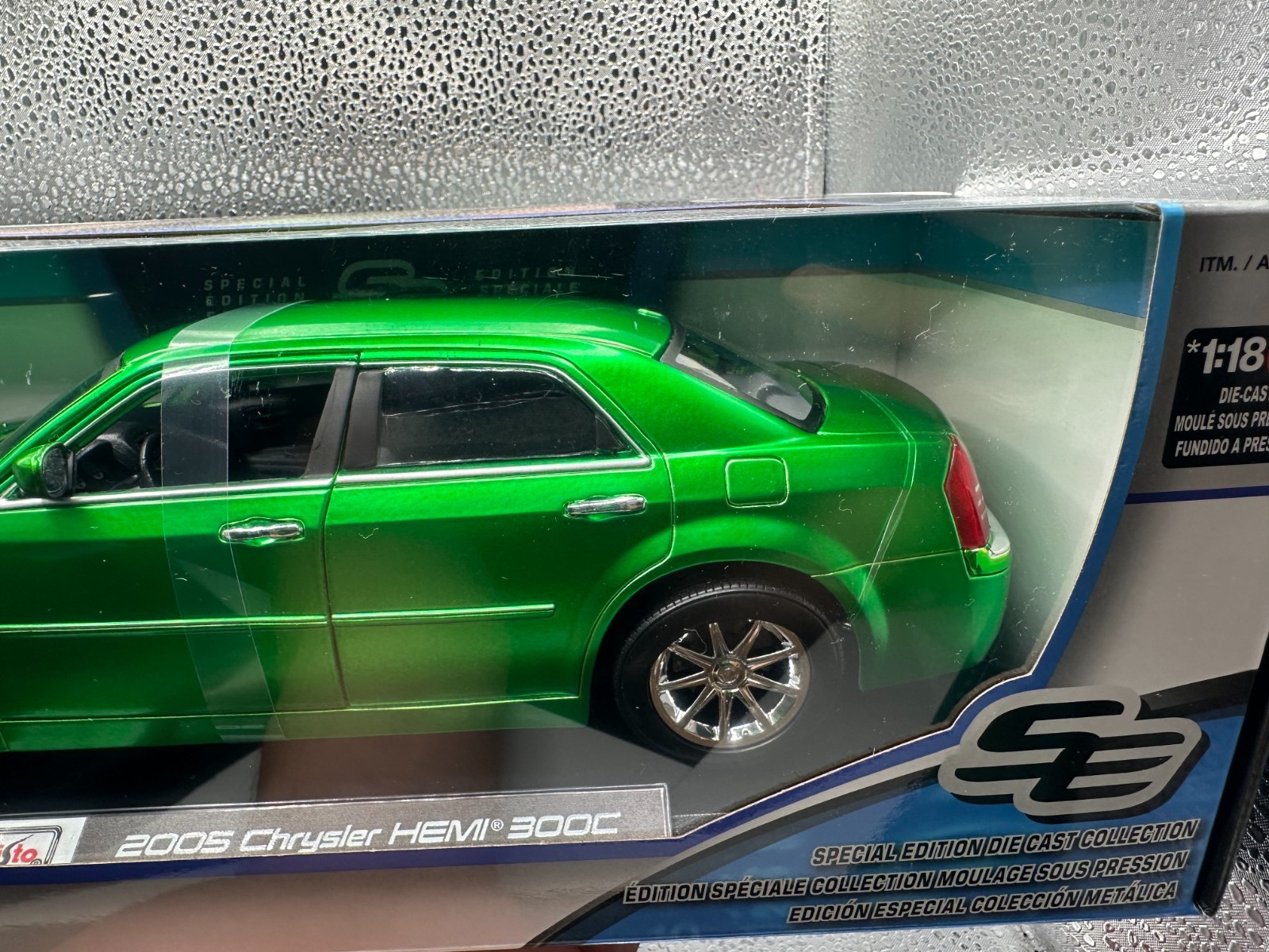Maisto 1:18 2005 Chrysler HEMI 300C Diecast Model Car Special Edition – Green