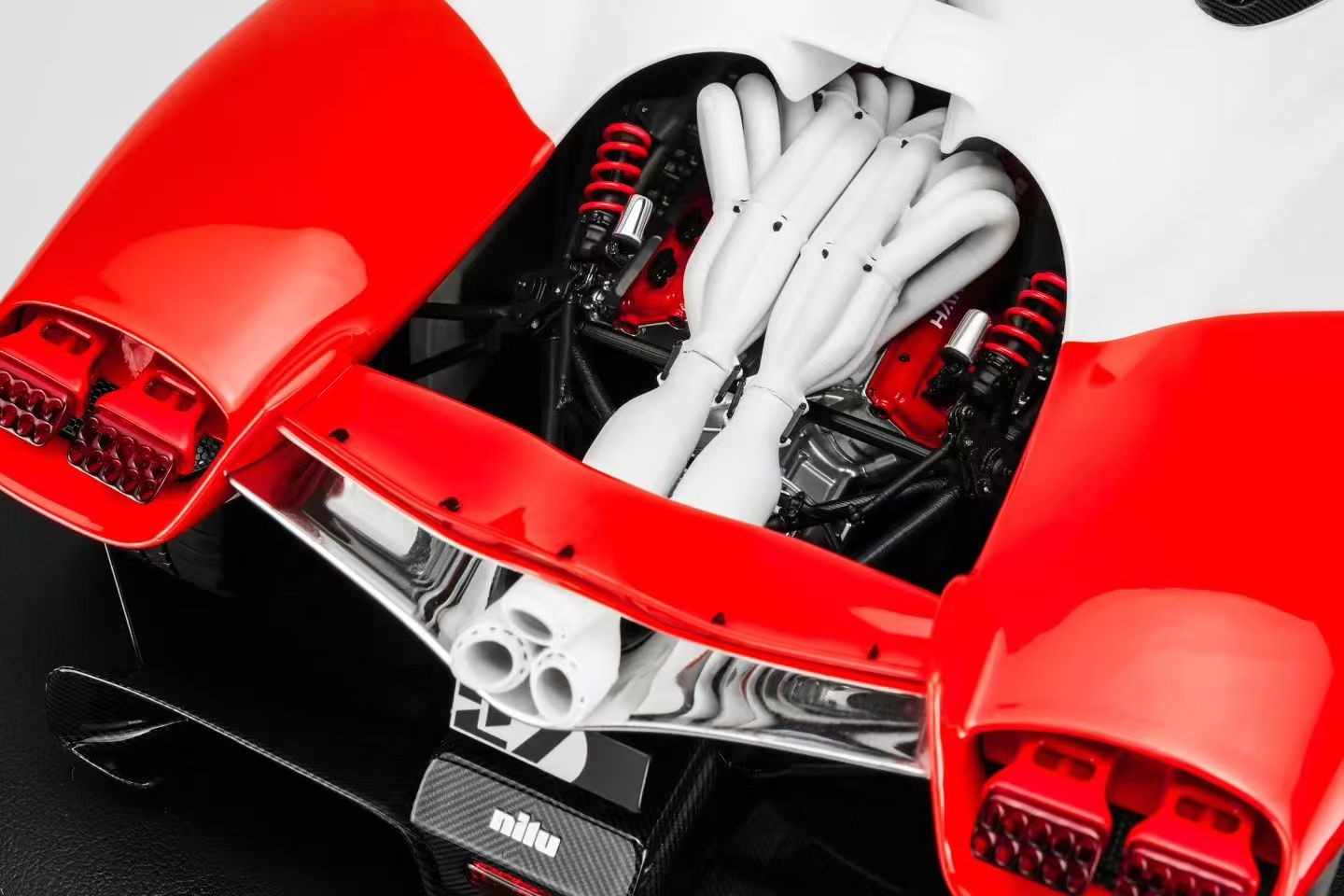 Motorhelix 1:18 Nilu 27 Hypercar Limited Edition Resin Car Model