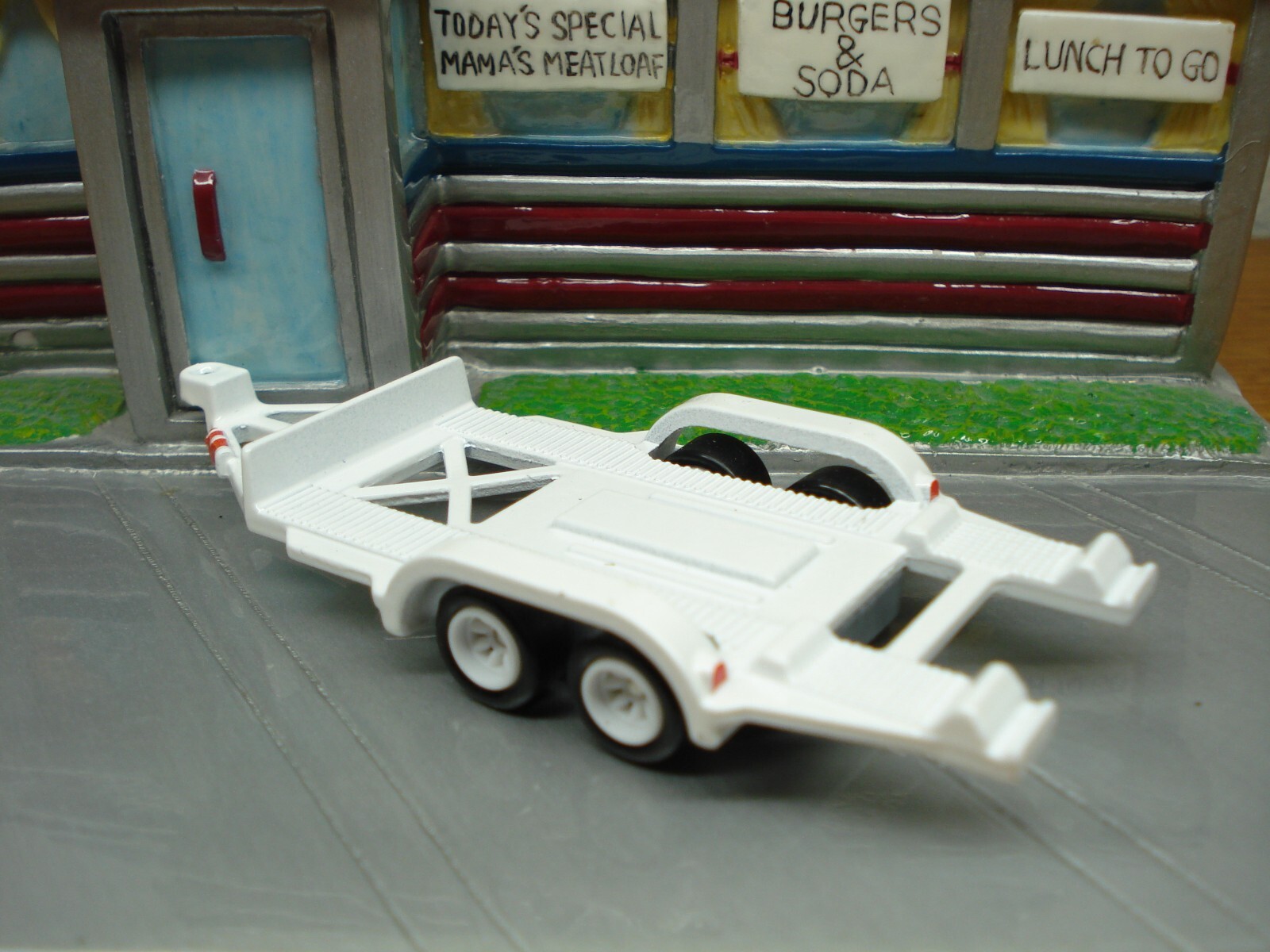Hot Wheels Single Car Trailer Loose white Team Transport Real Riders, Metal Base