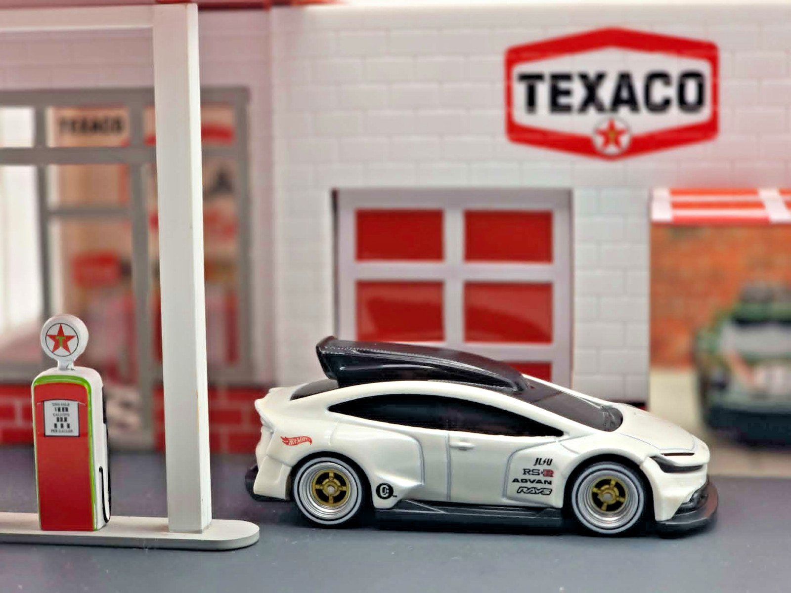 Hot Wheels 2026 – Toyota Prius custom wheel swap real riders rubber tires