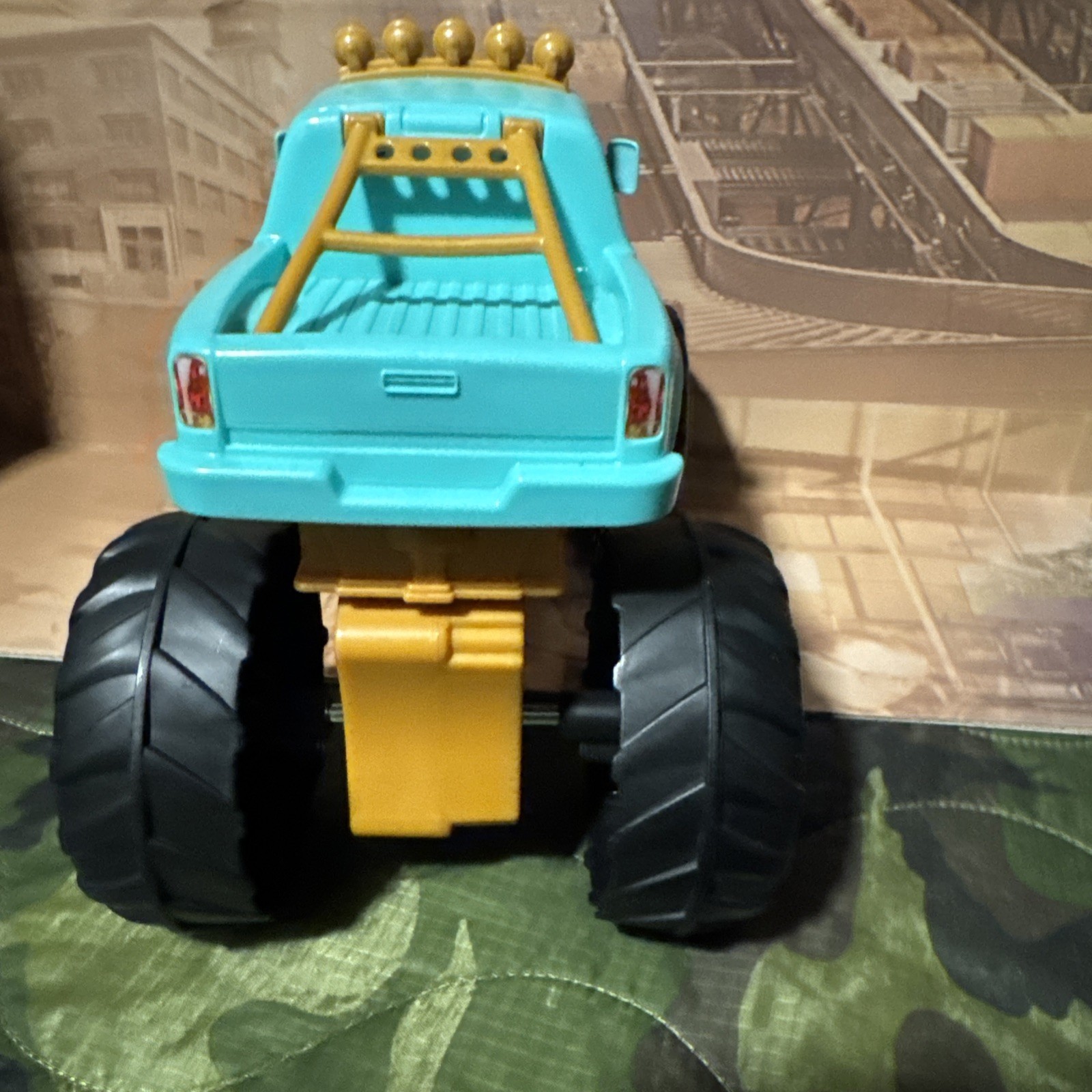 Disney Pixar Cars Ivy Monster Truck Mattel Road Trip Ivy