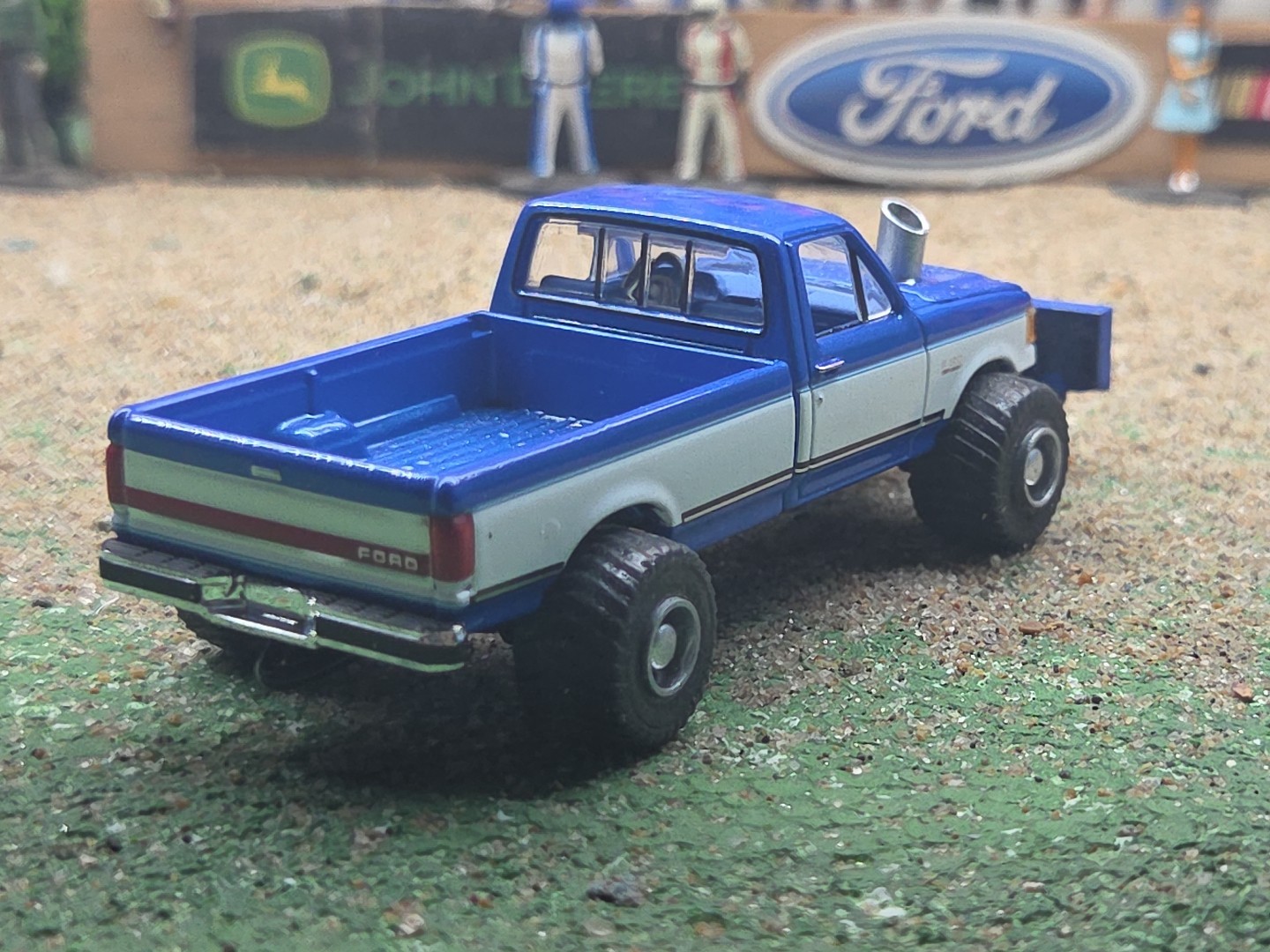 CUSTOM BUILT 1:64 GreenLight 1988 FORD HOT ROD PULLING TRUCK ertl puller Diesel