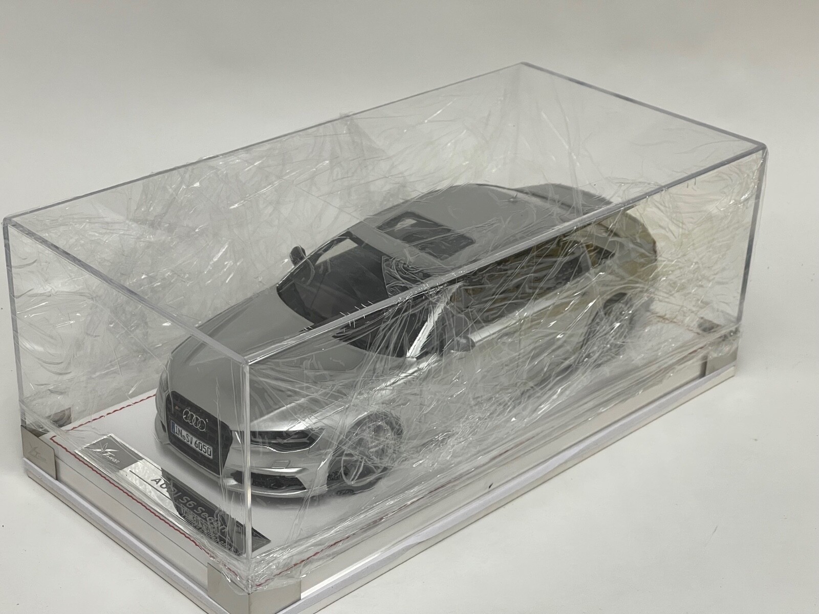 1/18 Ivy Models Audi S6 in Florett Silver Metallic Leather Base limited 39 pcs