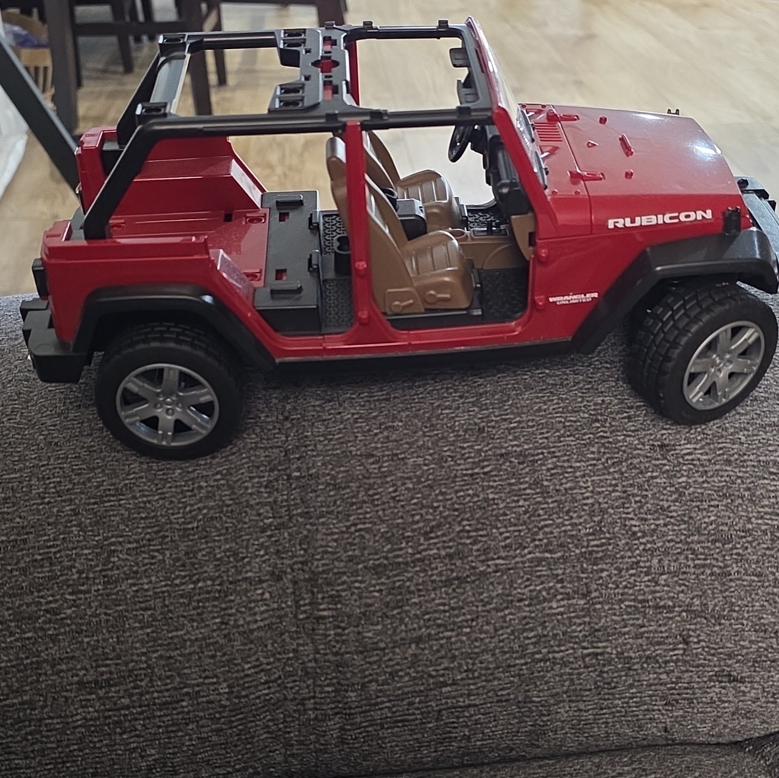 Bruder Jeep Wrangler Rubicon 2014 Model Car Red/Black/Tan (L12″X W4″xH5″)