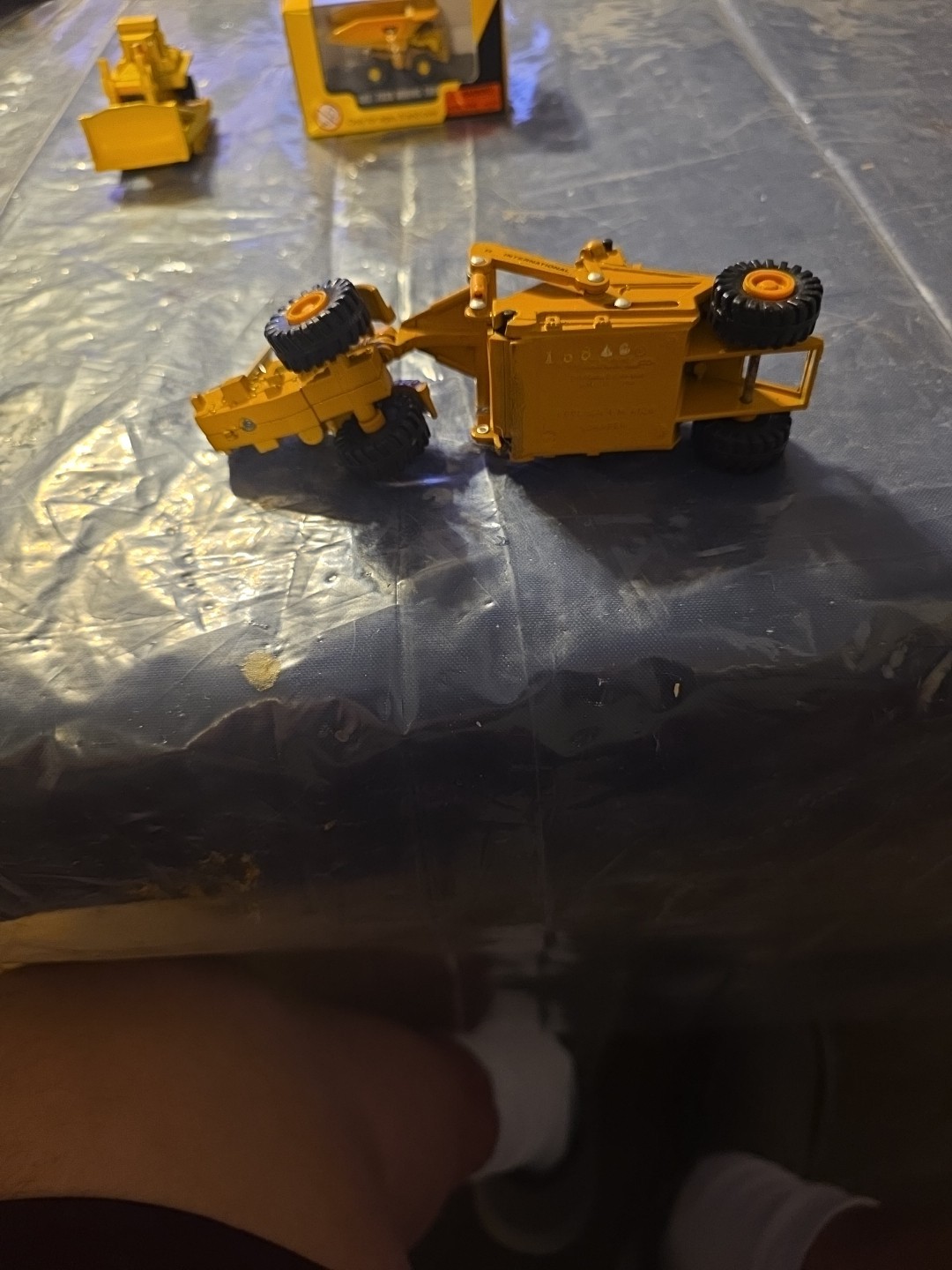 ERTL Lot of 4 Construction Vehicles + A Hot Wheels Bulldozer & Cat Truck Free Sh