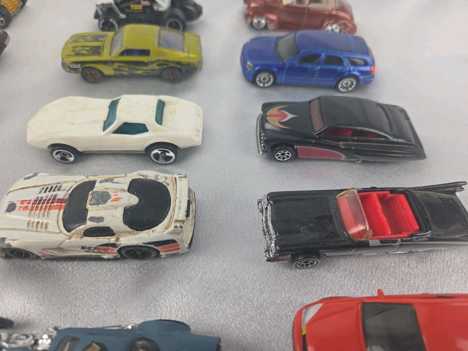 Hot Wheels and Matchbox Assorted Years Loose Lot of 32