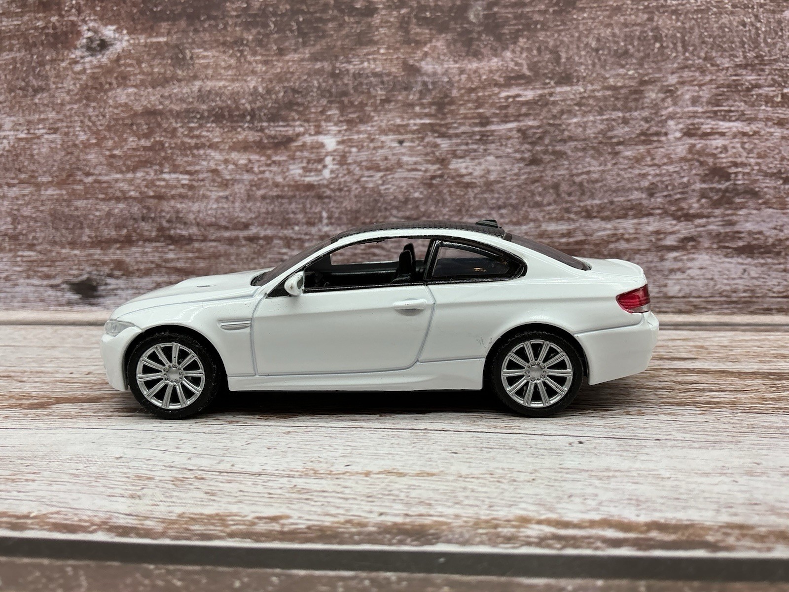 Motomax 1/43 ~ BMW M3 E92 Coupe ~ White
