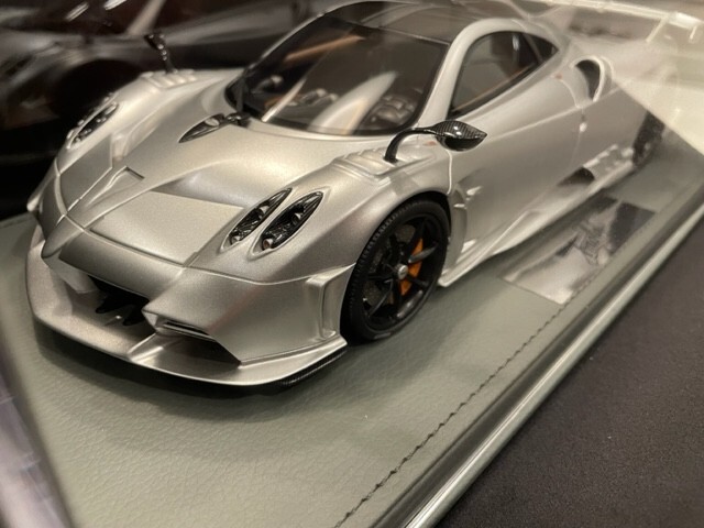 1/18 BBR PAGANI IMOLA MATT SILVER BBR Leather Base Display case P18192D Ltd 220
