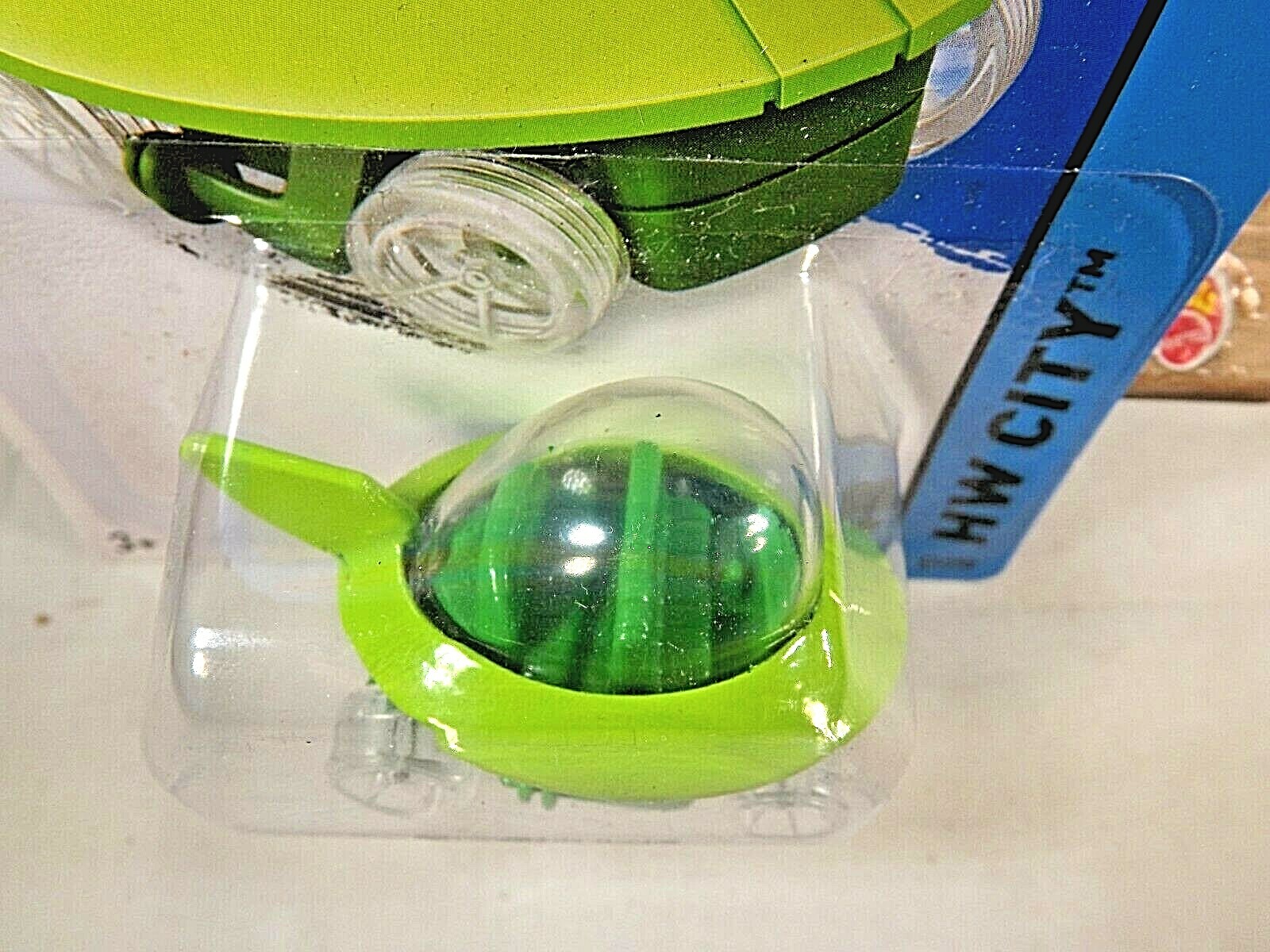 2015 Hot Wheels #57 HW City-Tooned THE JETSONS CAPSULE CAR Lime-Green ClearOH5sp