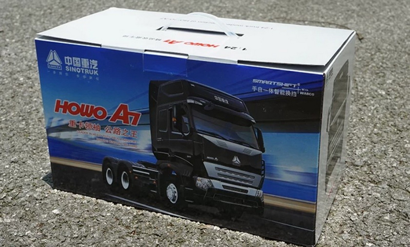 1/24 Scale HOWO A7 Tractor Truck Black Diecast Model Toy Collection Gift