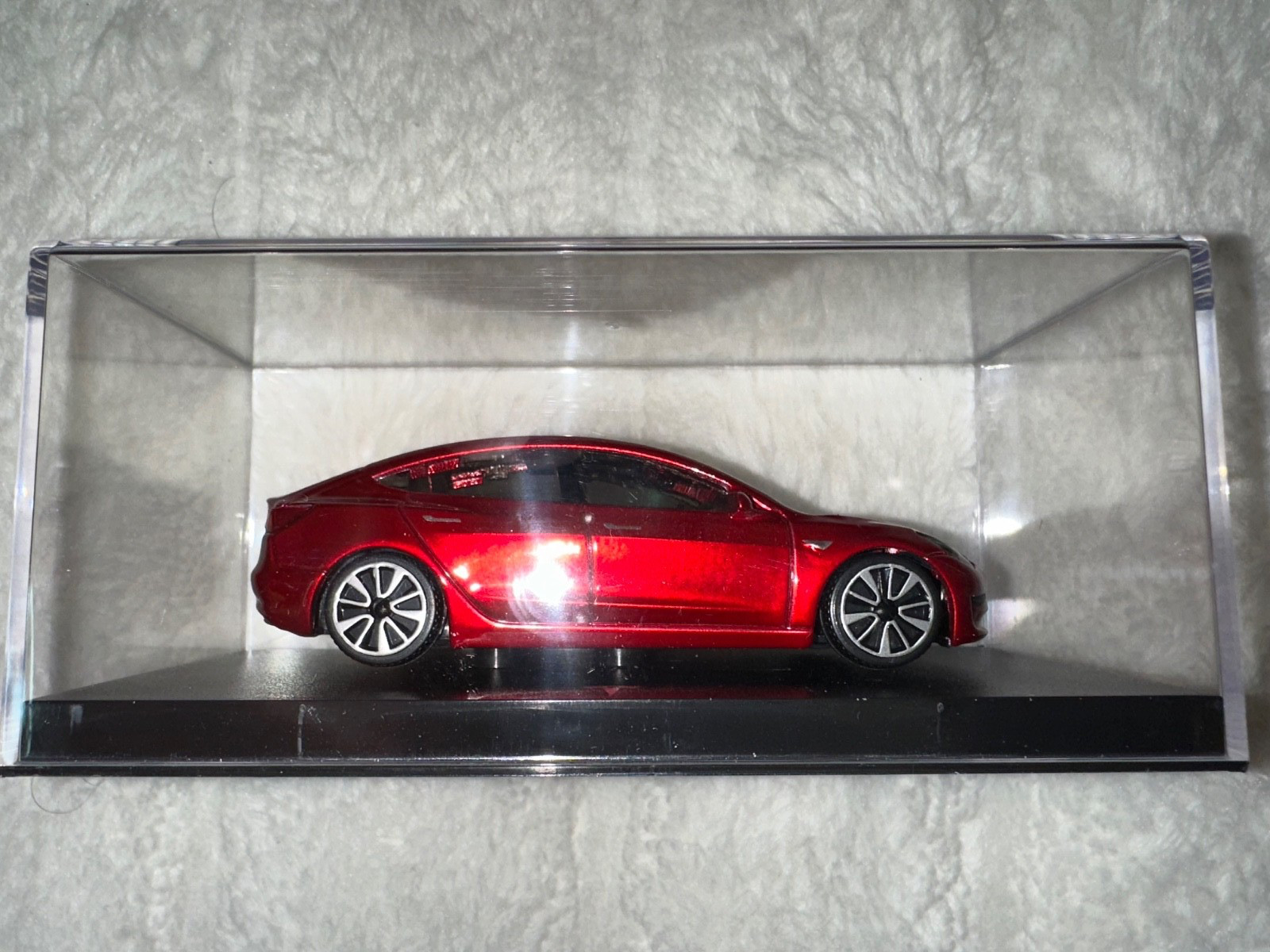 Tesla Model 3 Diecast 1:43 Scale Model Car – Red. New In Box
