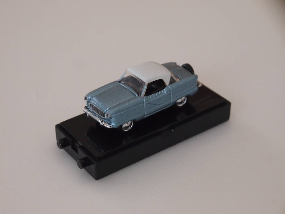 WIDEA 1/87 Nash Metropolitan Coup (light blue metallic/white)