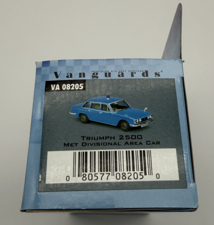 Lledo Vanguards VA08205 Triumph 2500 Met Police Divisional Area Car 1:43 Scale