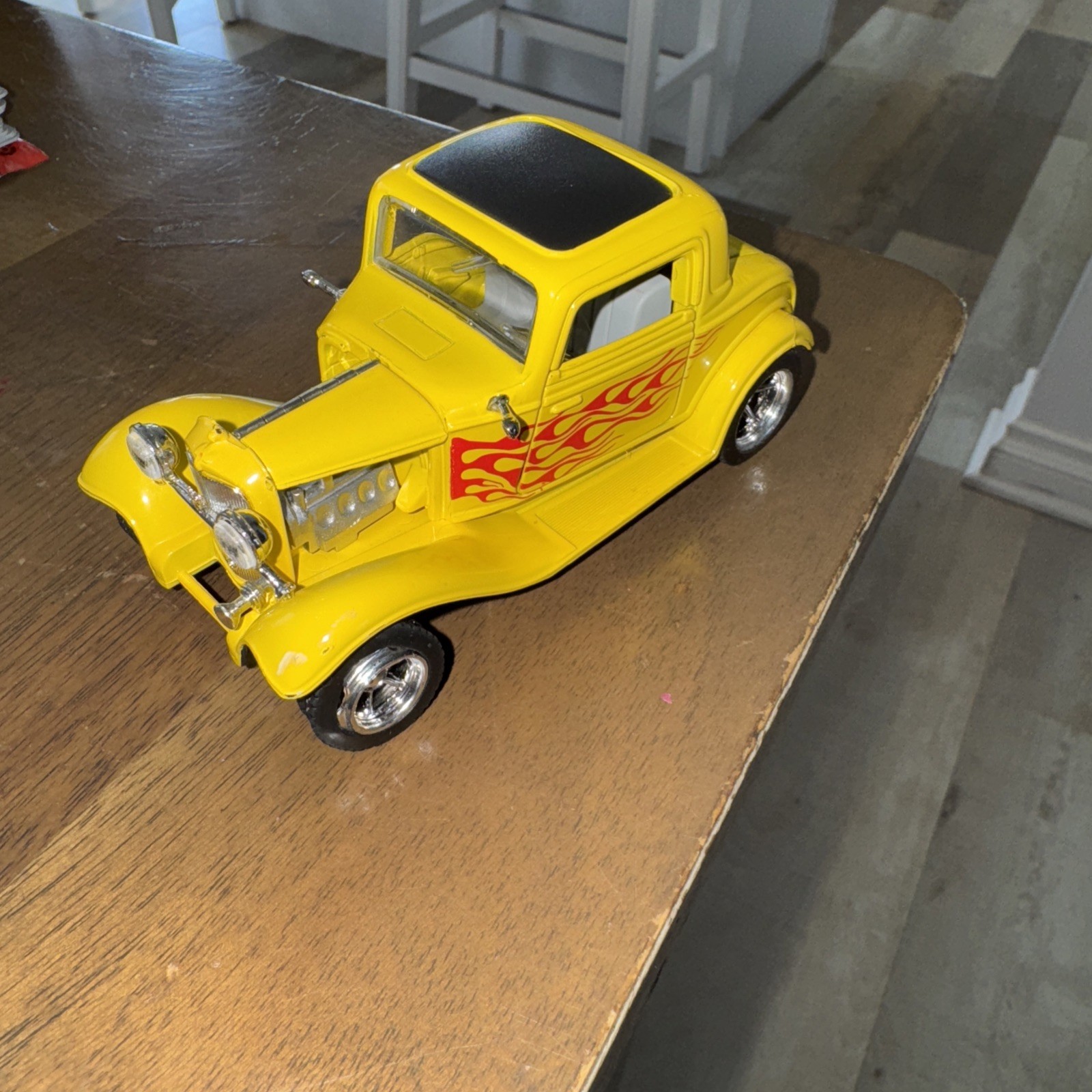 32 FORD COUPE CUSTOM W / REAL RIDERS CUSTOM CHROME YELLOW & CLEARCOATED 1:32%