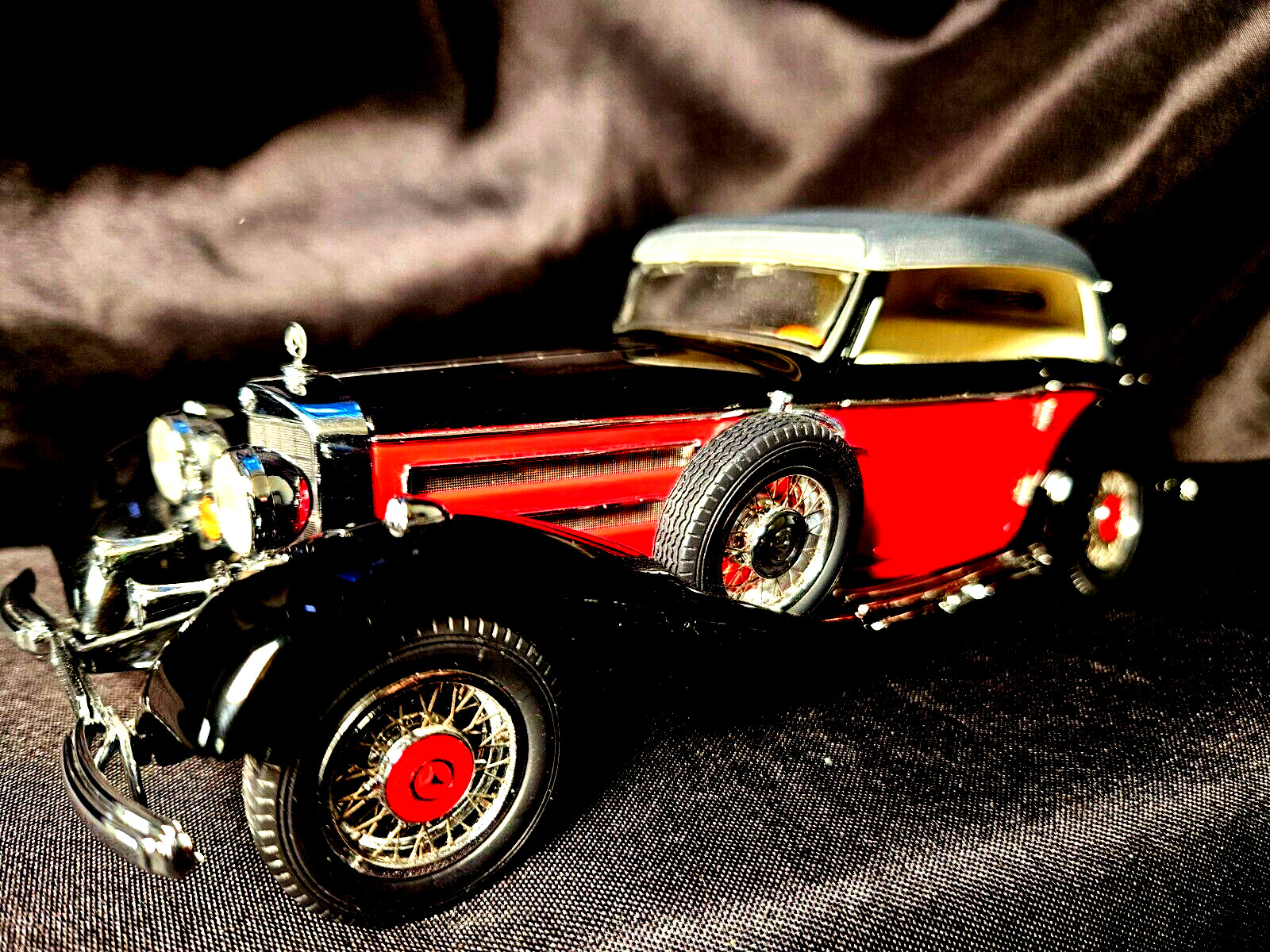 CMC 1936 Mercedes 540K Closed Roof 1:24 Scale Inv. #1989