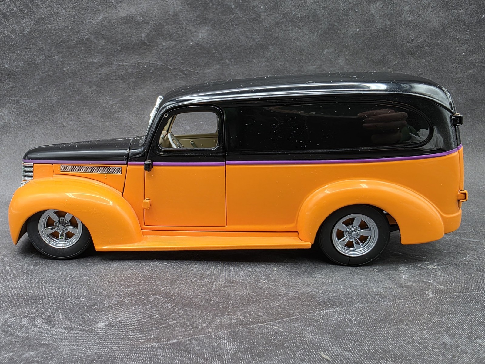Danbury Mint 1941 Chevy Custom Panel Truck Hot Rod 1:24 Scale Diecast Model Van