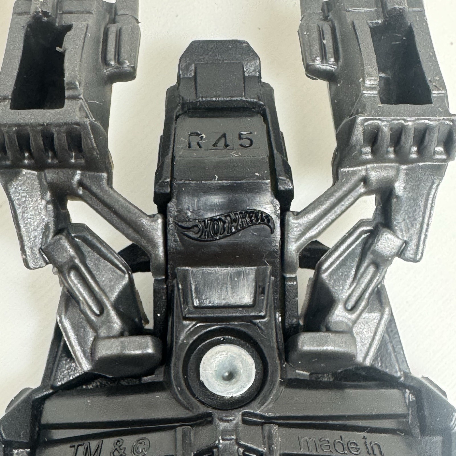 Batman Batmobile Hot Wheels Collectible 2012 The Bat No. V5315 1:64 Scale