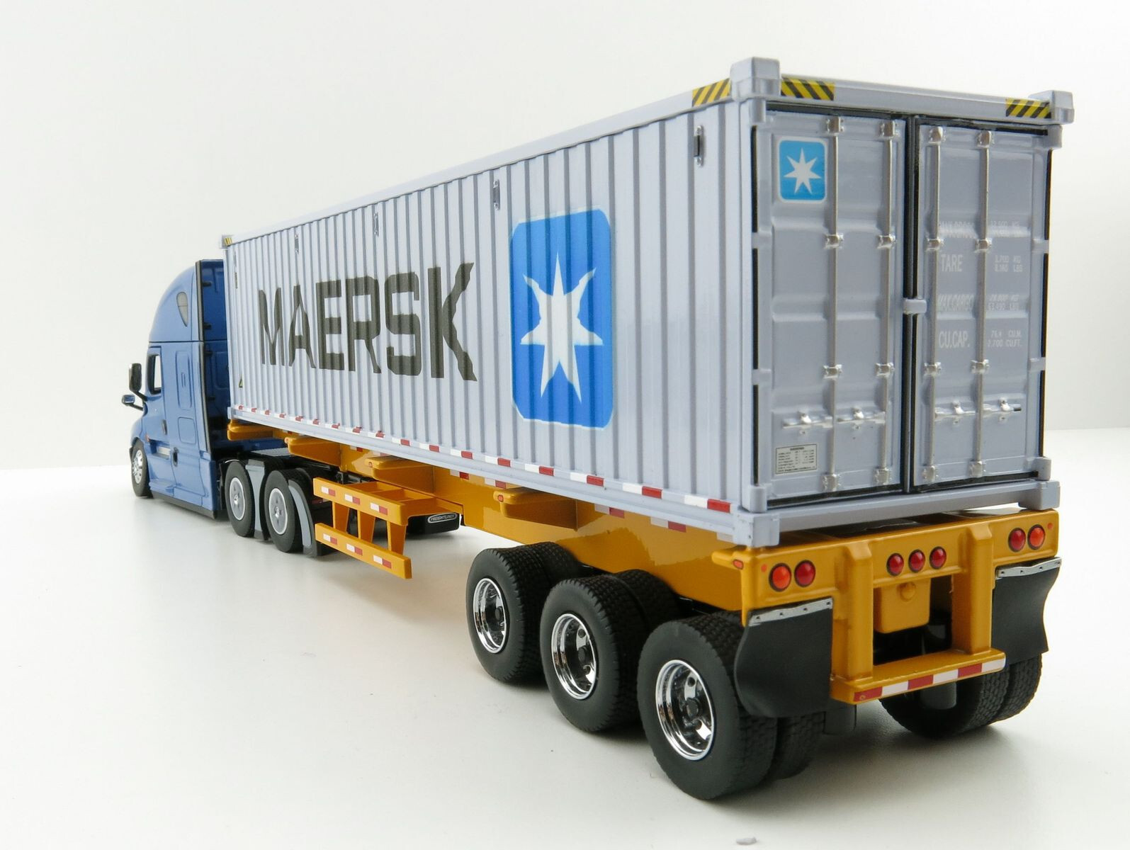 Diecast Masters 71048 Freightliner Cascadia Blue Skel 40ft Sea Container 1:50