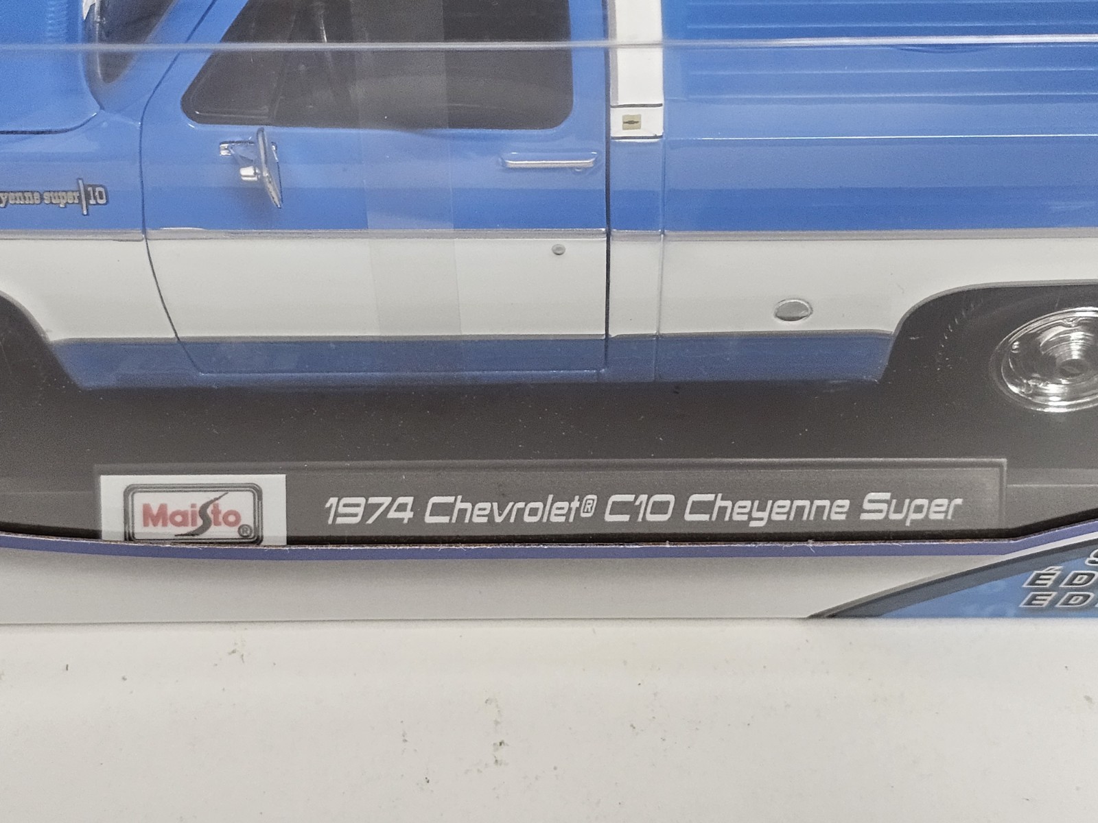 Maisto 1:18 1974 Chevrolet C10 Cheyenne Super Blue White Pickup Truck NIB