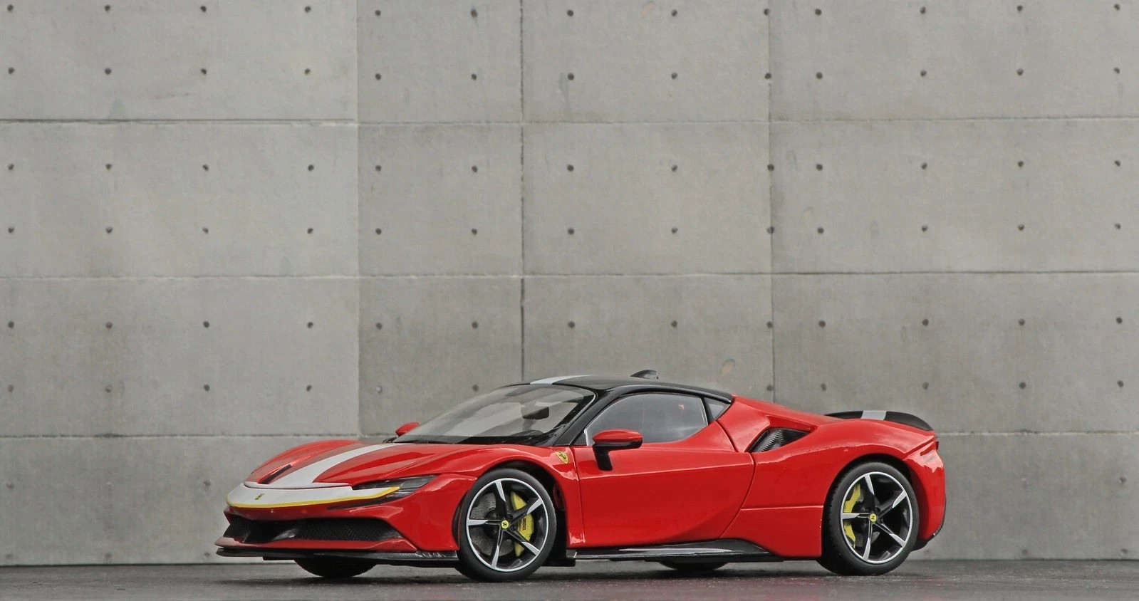 Bburago Signature Ferrari SF90 Stradale Assetto Fiorano 1:18 boxed NEW RRP £120+