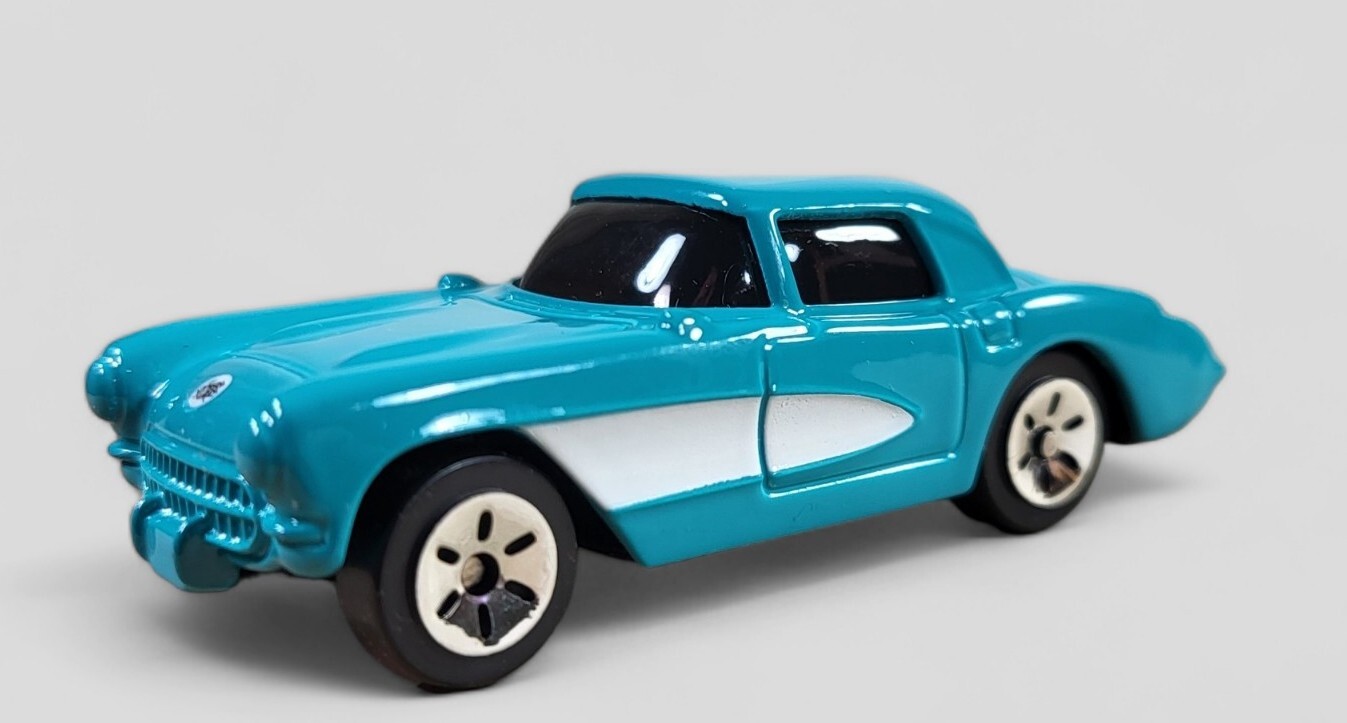 1957 CHEVROLET CORVETTE Diorama Collectible DieCast Model Car 1:64 Blue LOOSE