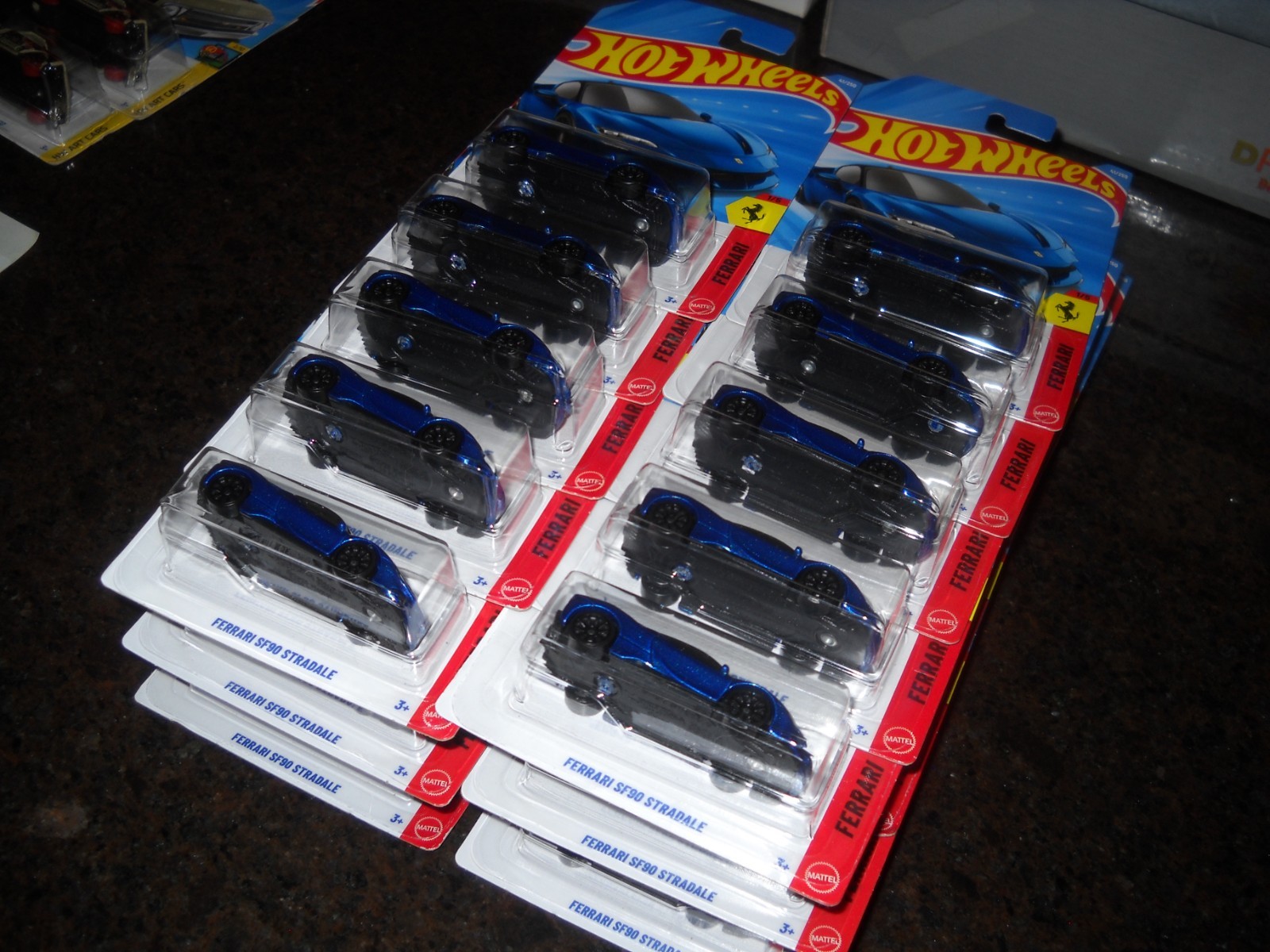 😎HOT WHEELS**FERRARI SF90 STRADALE* 41/250–1/5–BLUE -2026–LOT of 30–😎NICE