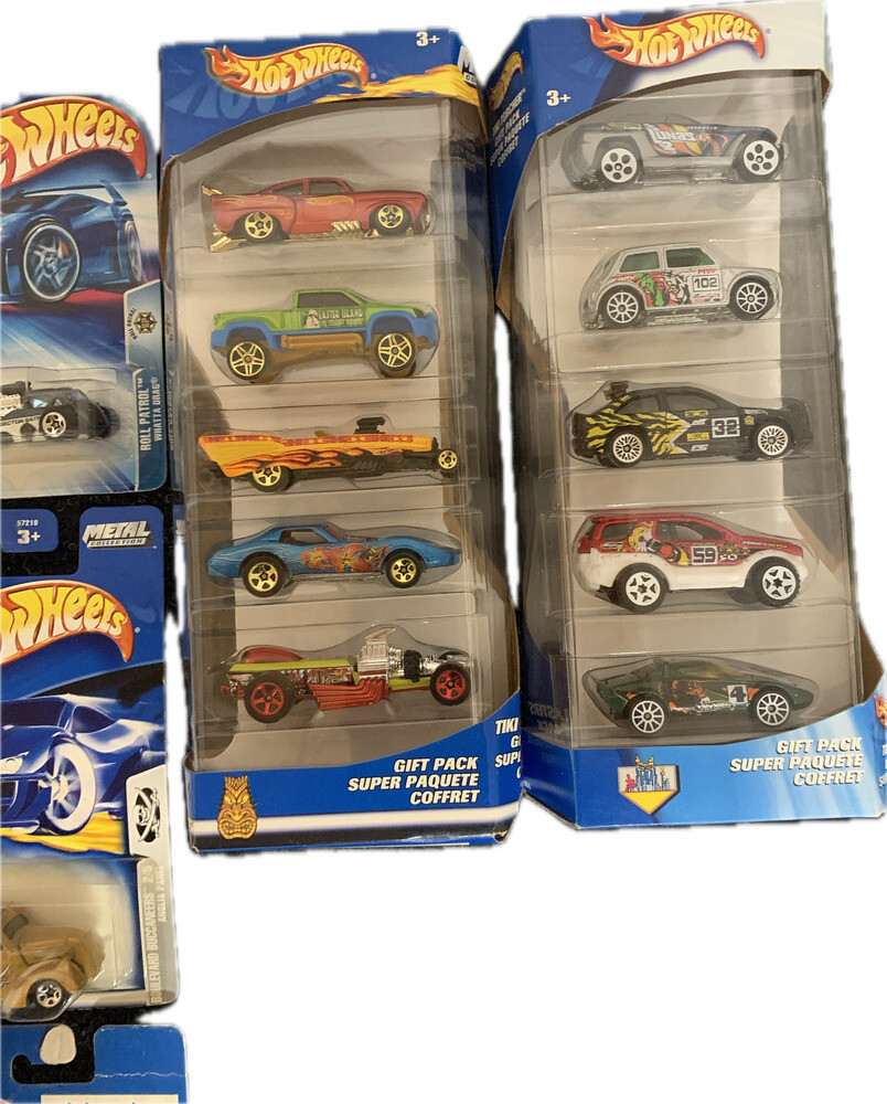 Hot Wheels Bundle – Set of 33 Assorted Cars – (PLEASE SEE PHOTOS) (9250618)