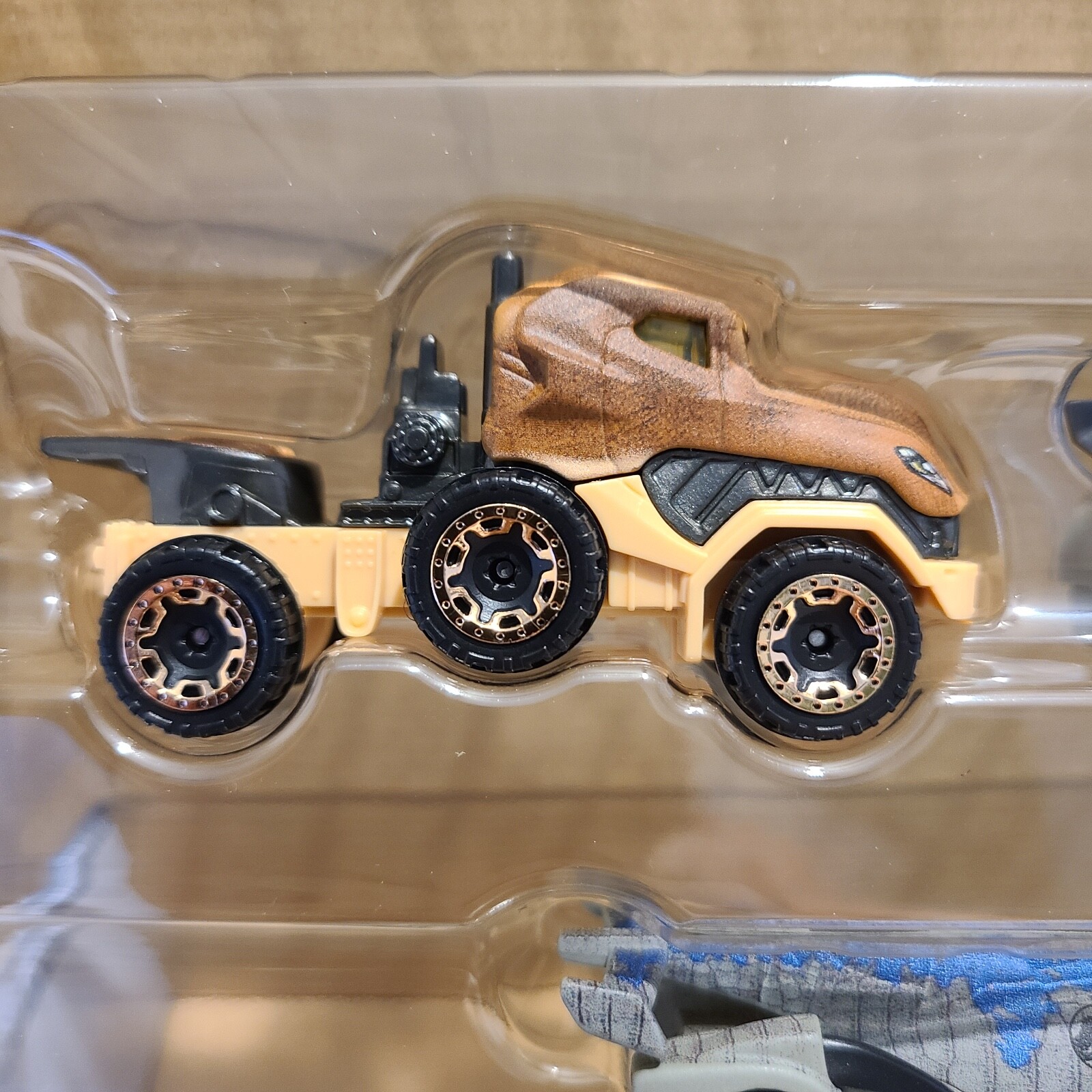 Hot Wheels Jurassic World Dominion Toy Character Cars 5-Pack in 1:64 Scale.