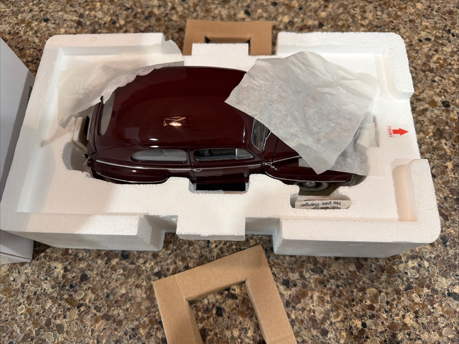 DANBURY MINT 1:25 SCALE 1947 FORD SUPER DELUXE TUDOR SEDAN DIECAST! NEW IN BOX!